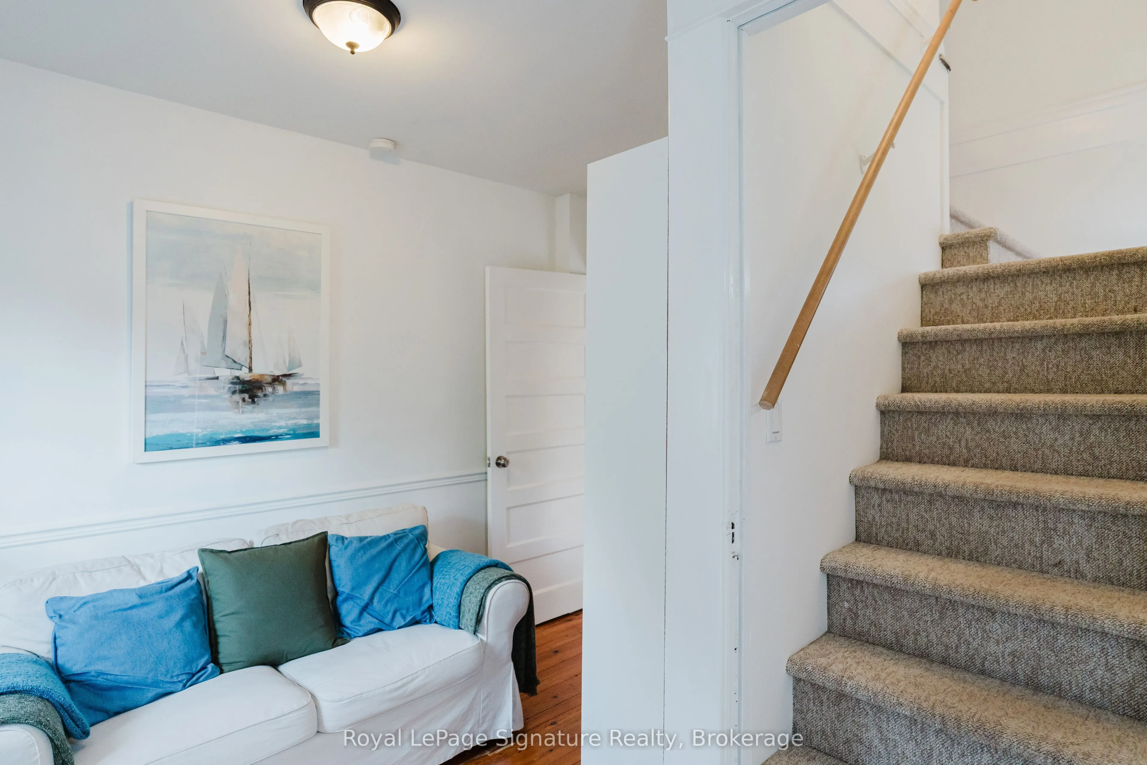 76 Trowbridge Street W