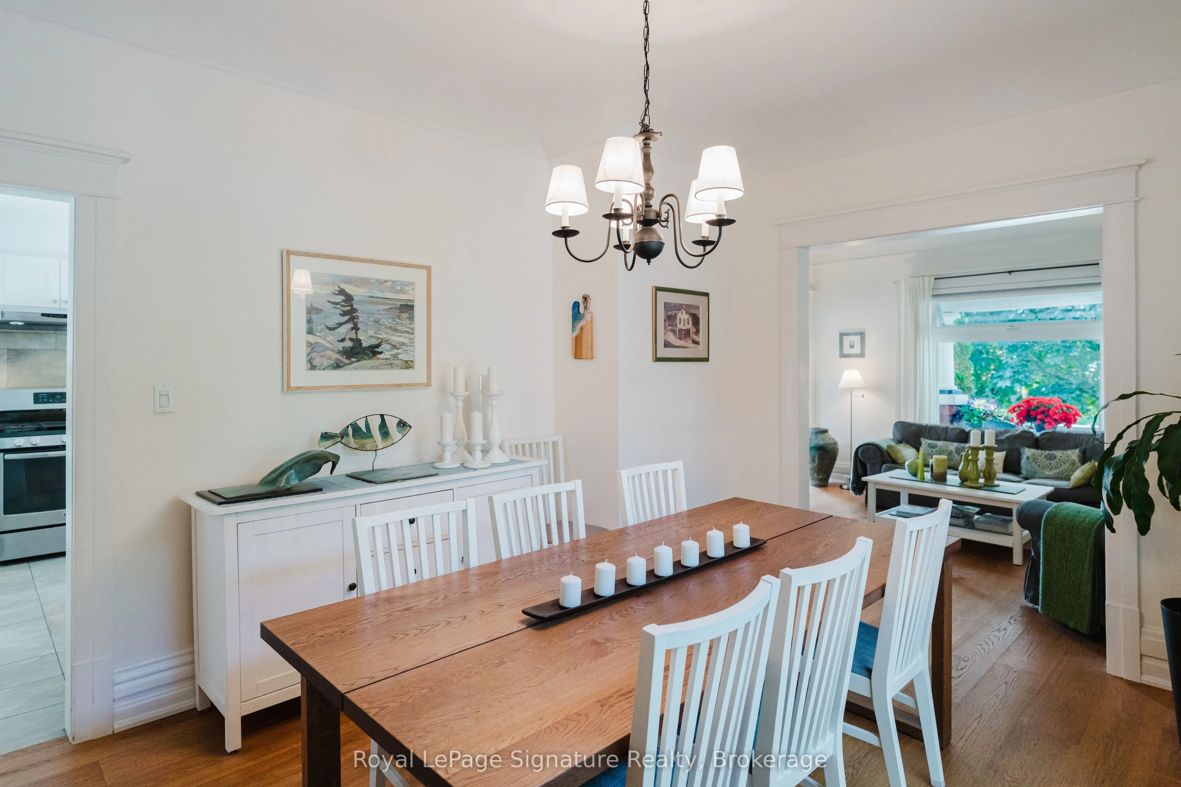 76 Trowbridge Street W
