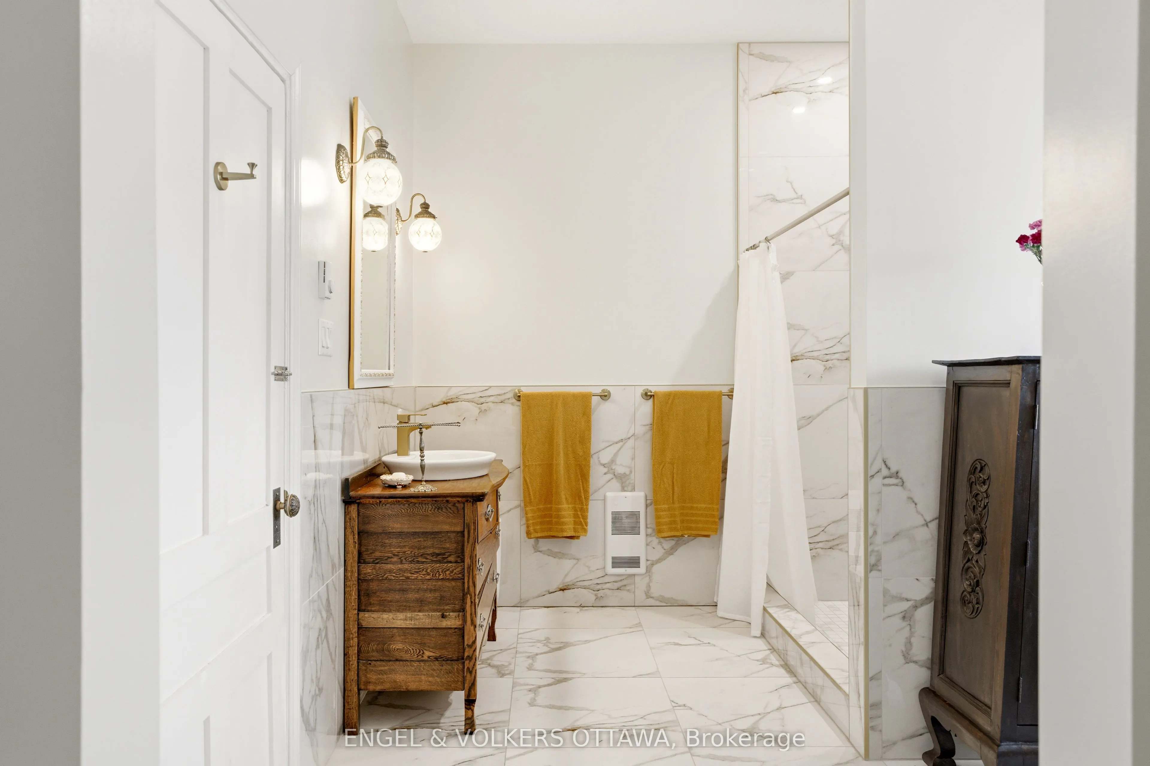 382 Mcgill Street