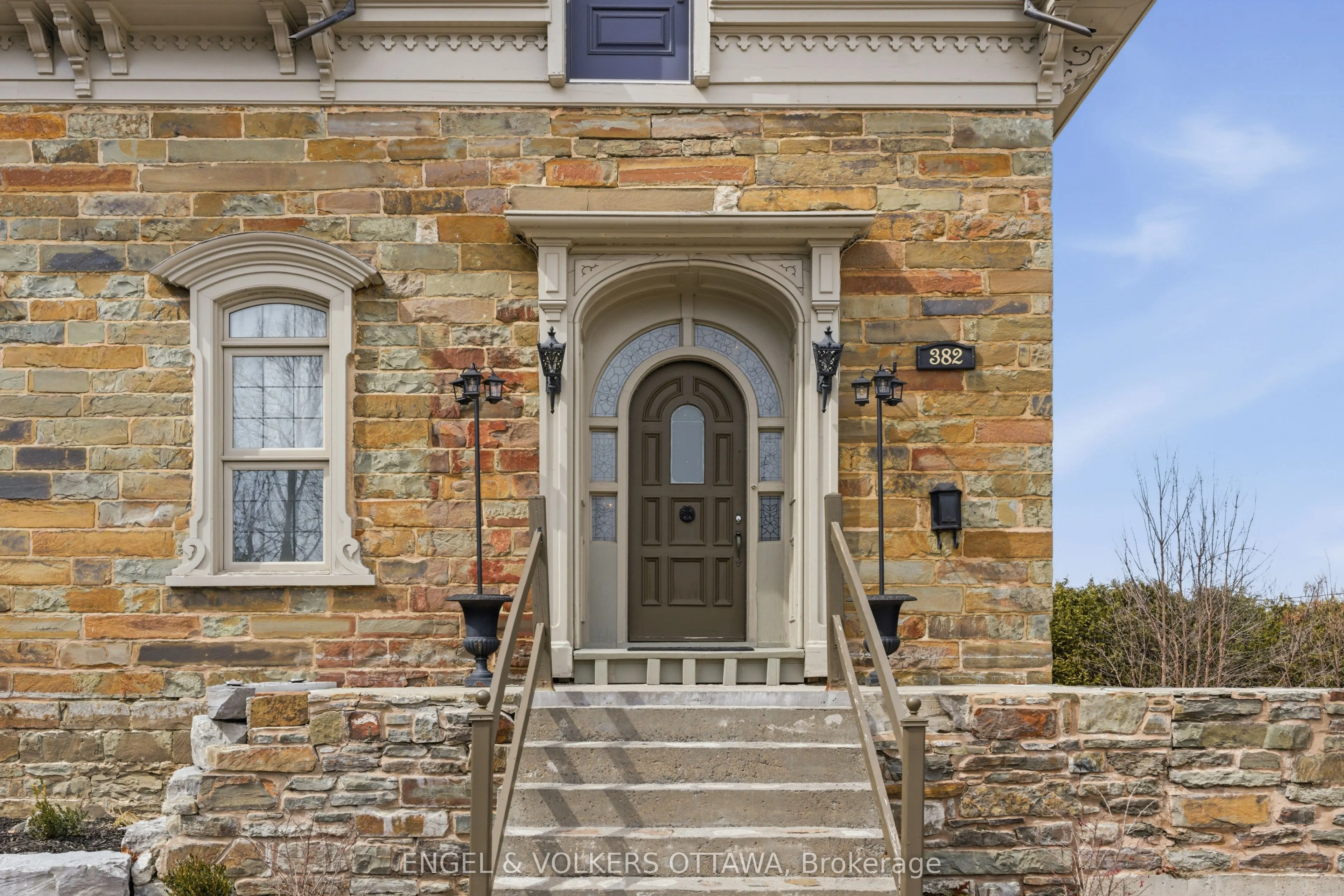 382 Mcgill Street