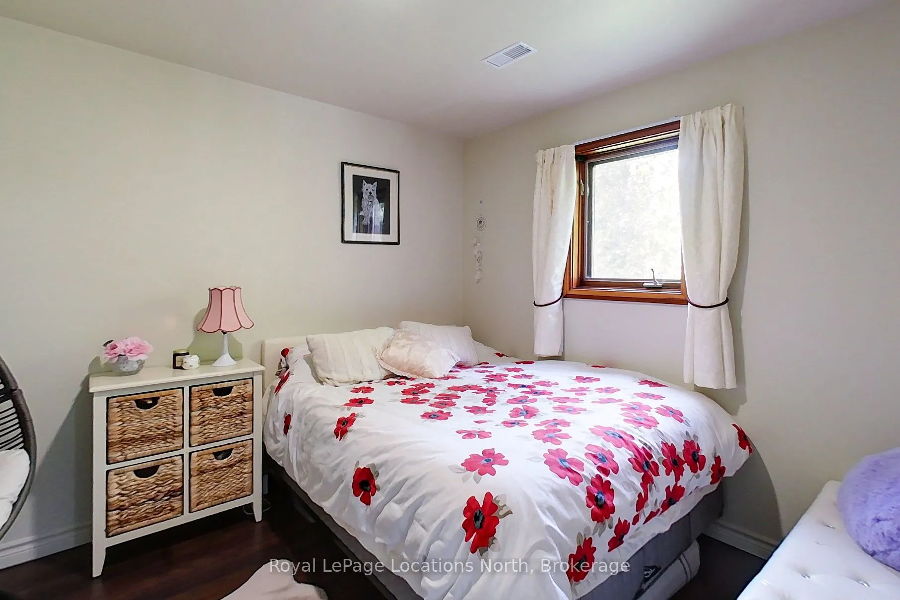 252 Lakeshore Road N