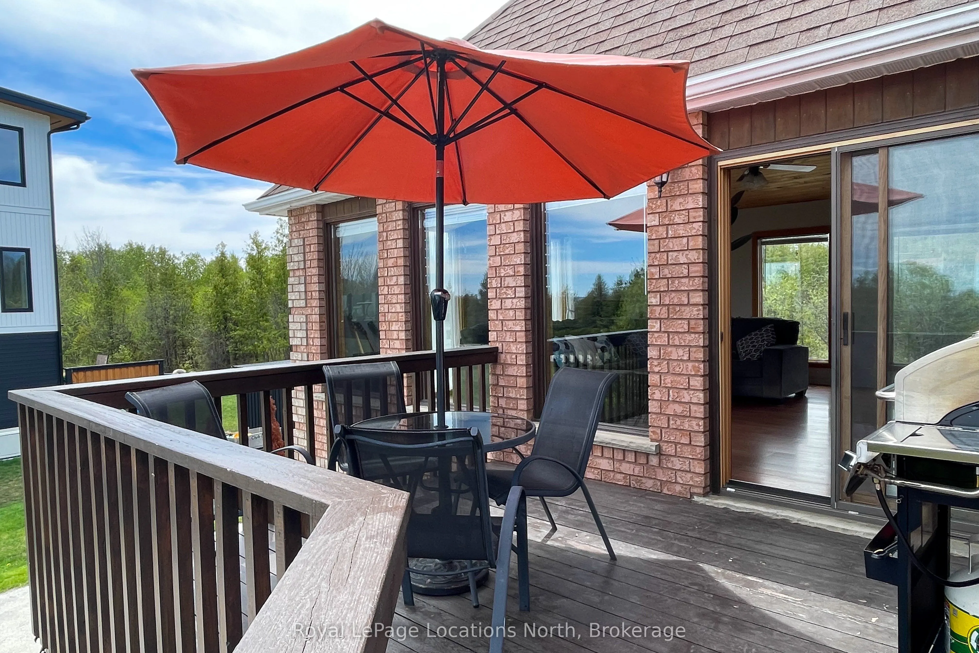 252 Lakeshore Road N
