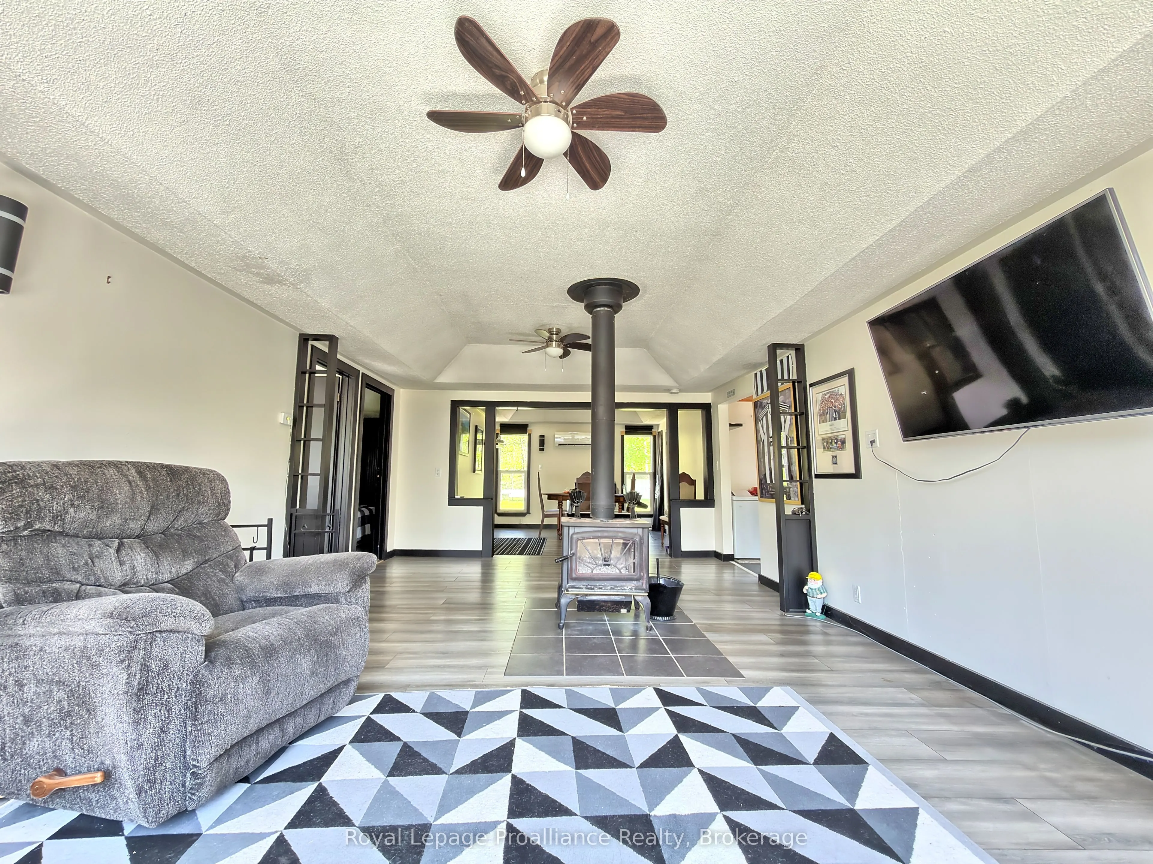 562 Cordova Road