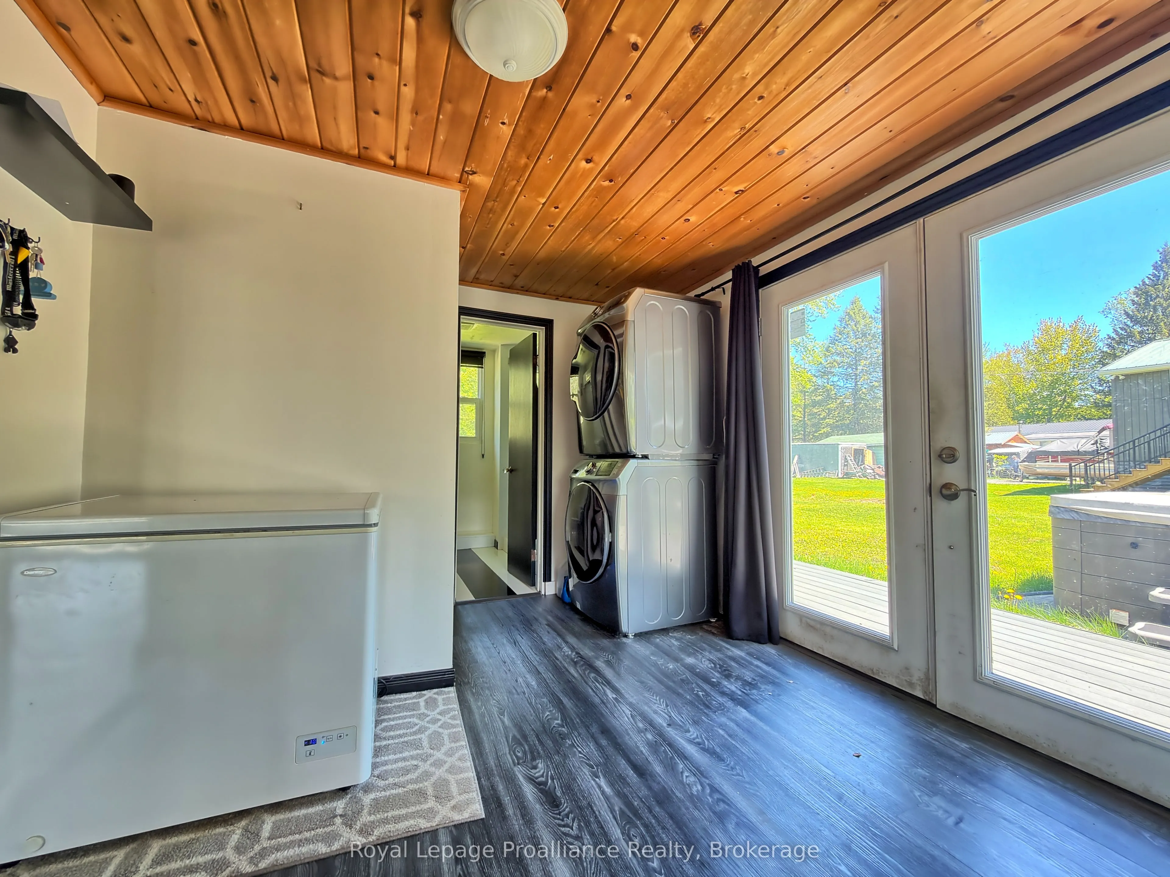 562 Cordova Road