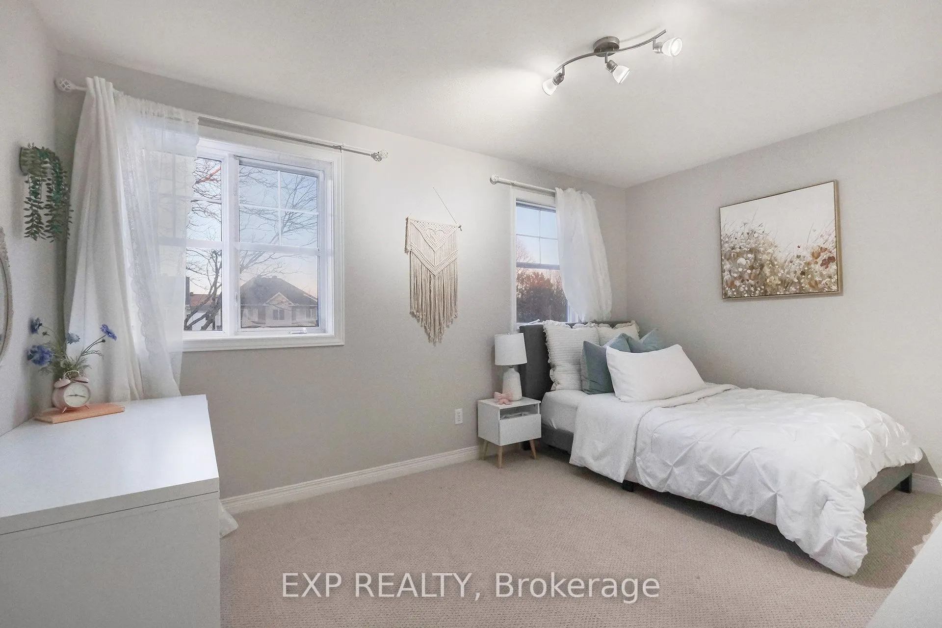 34 Avonmore Crescent
