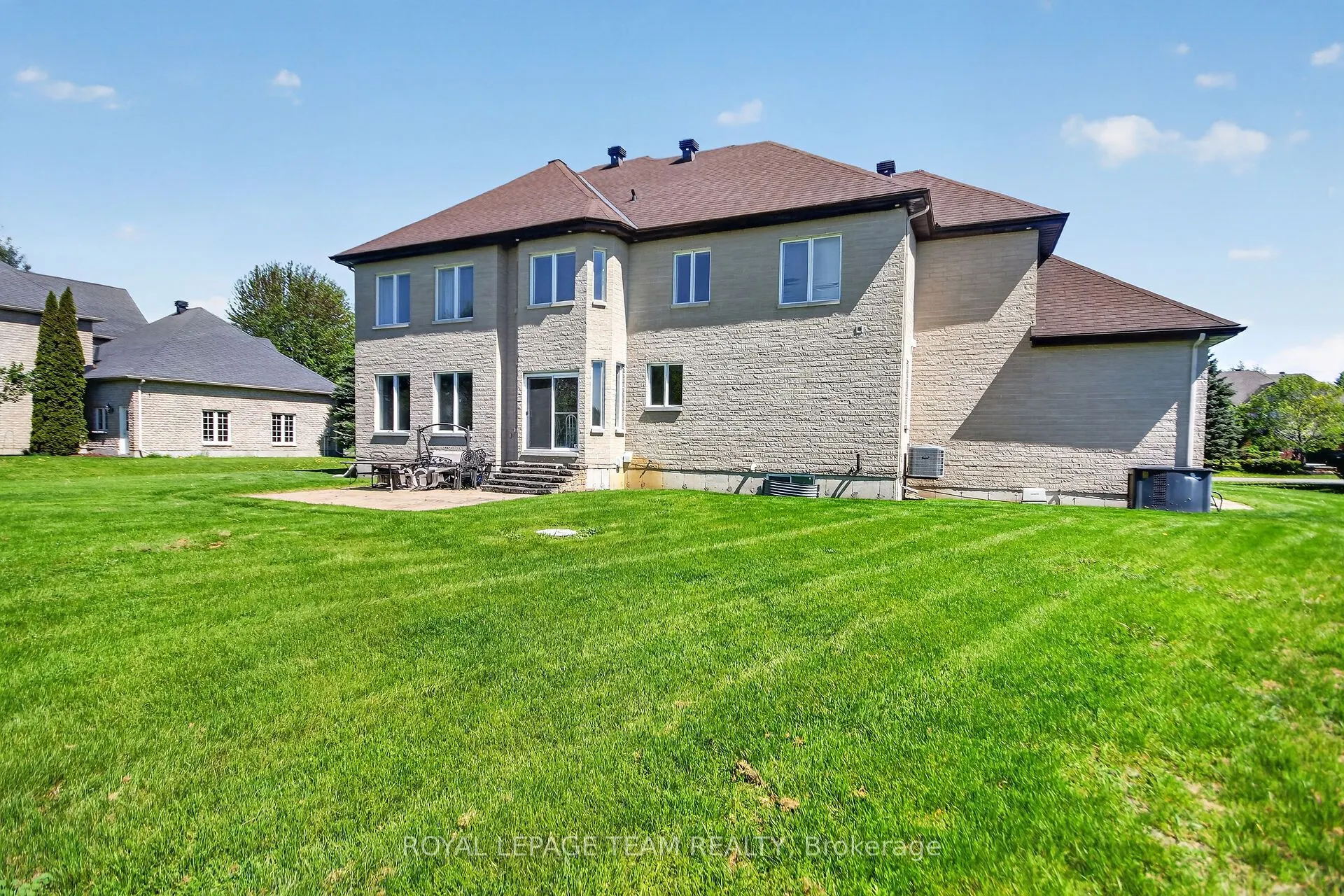 5472 Wicklow Drive