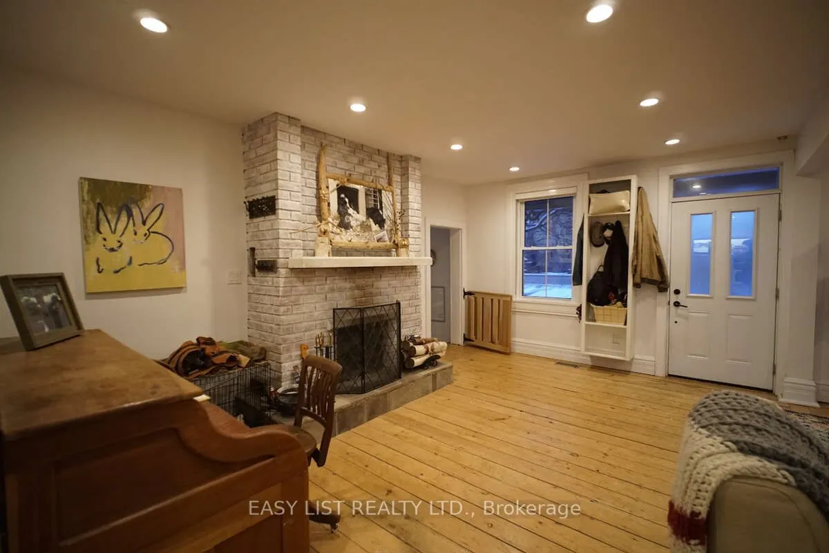 79 Brock Road S