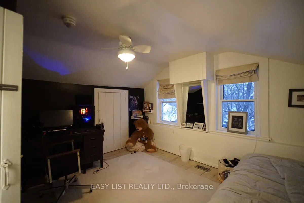 79 Brock Road S