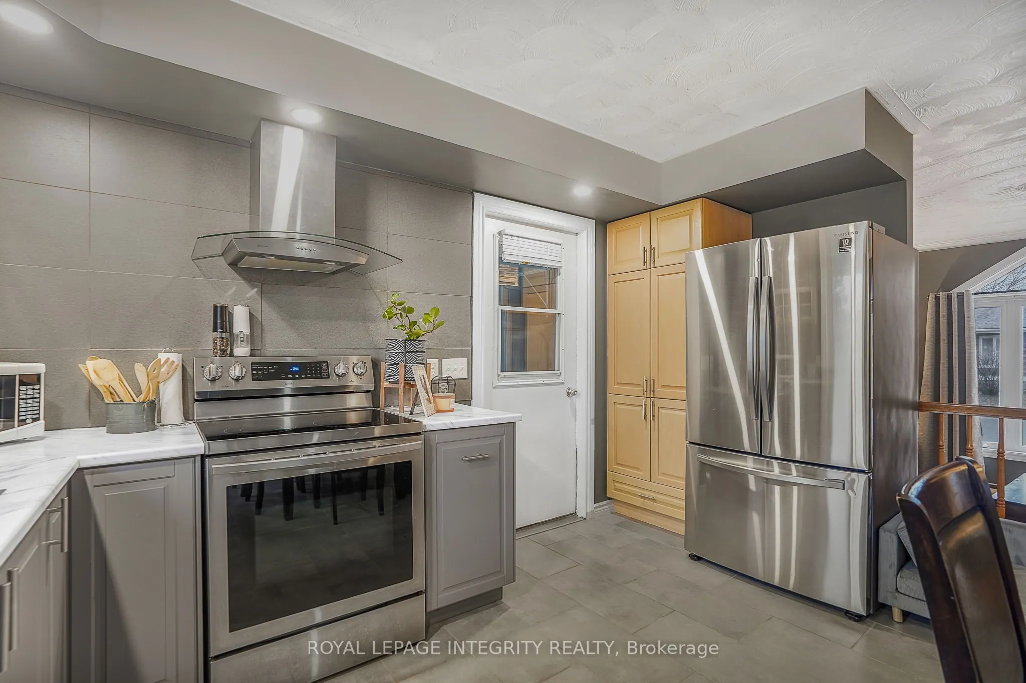 84 Lalande Crescent
