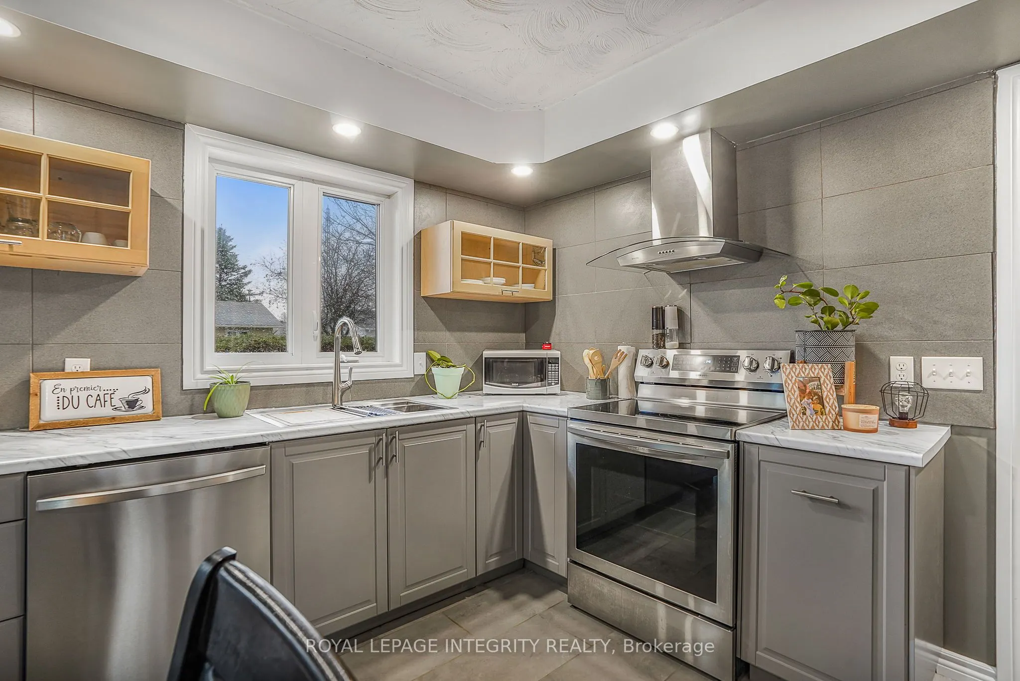 84 Lalande Crescent
