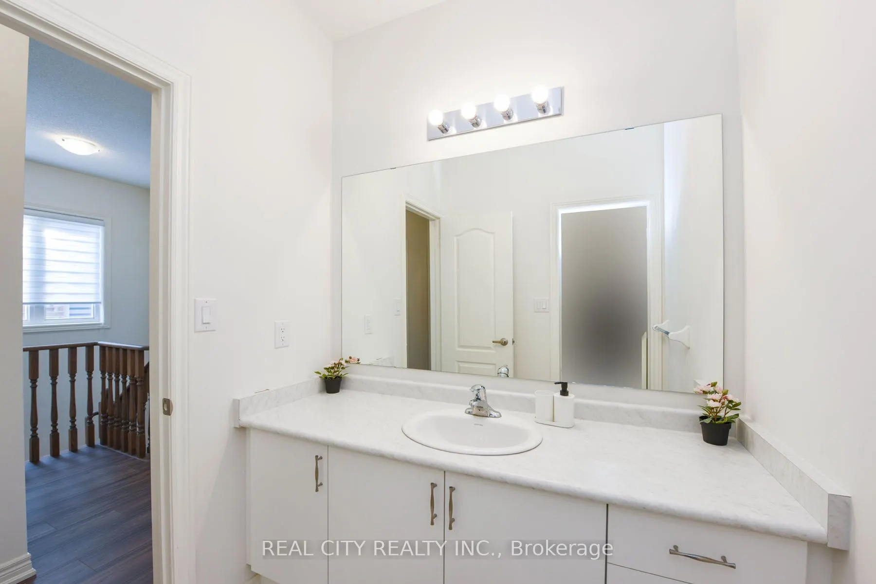 38 Silver Meadow Gdns Gardens N