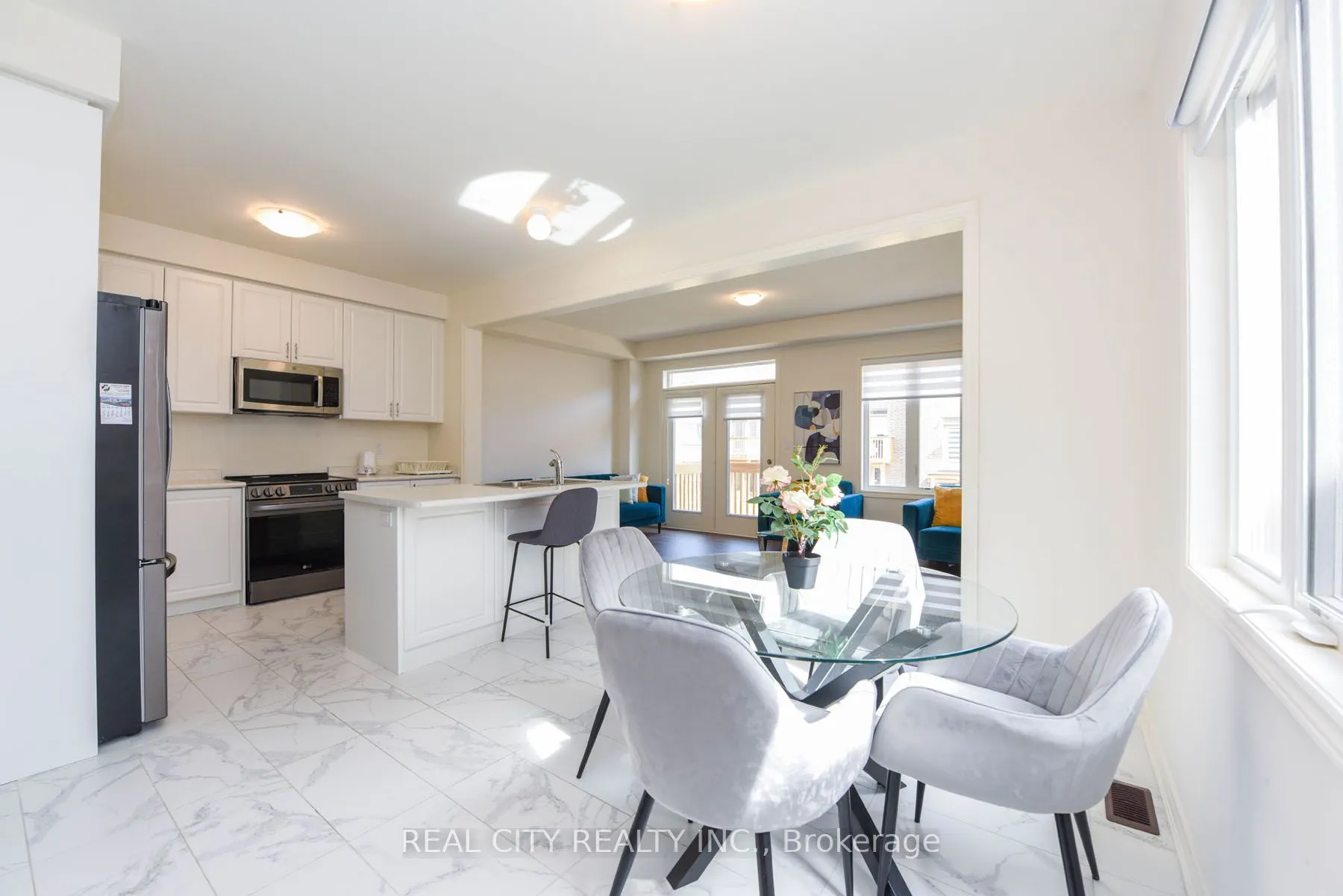 38 Silver Meadow Gdns Gardens N