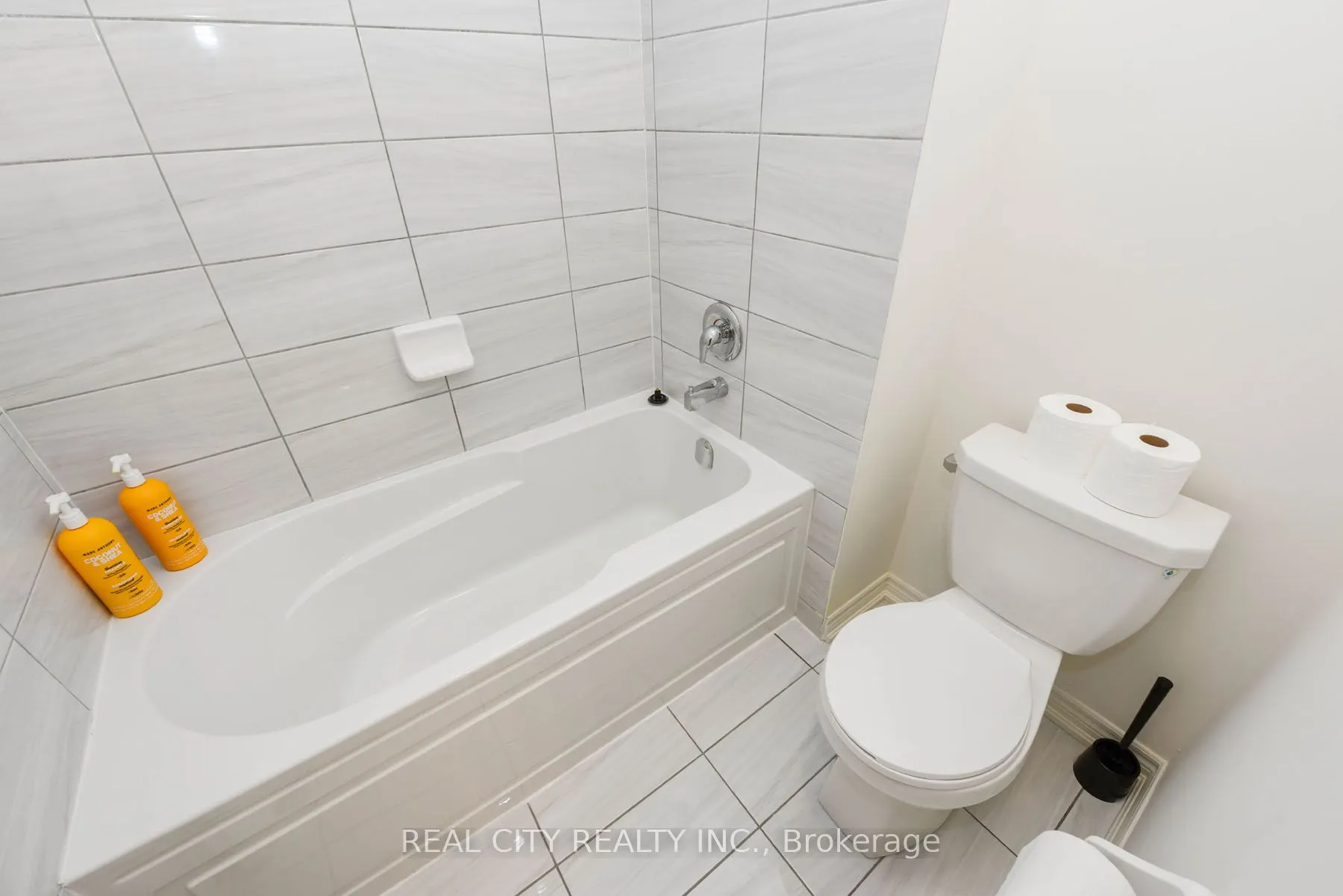38 Silver Meadow Gdns Gardens N