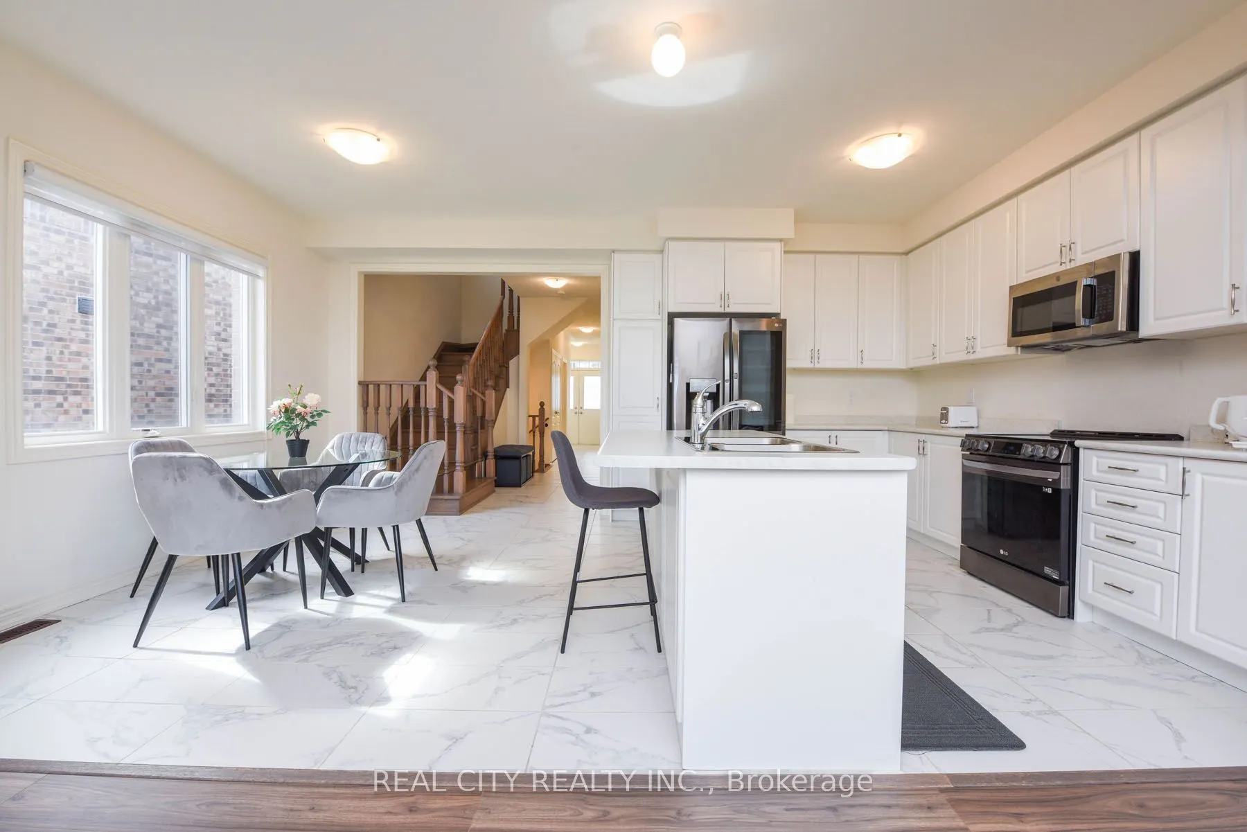 38 Silver Meadow Gdns Gardens N