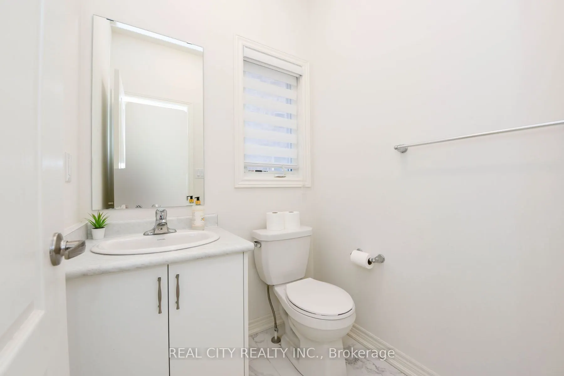 38 Silver Meadow Gdns Gardens N