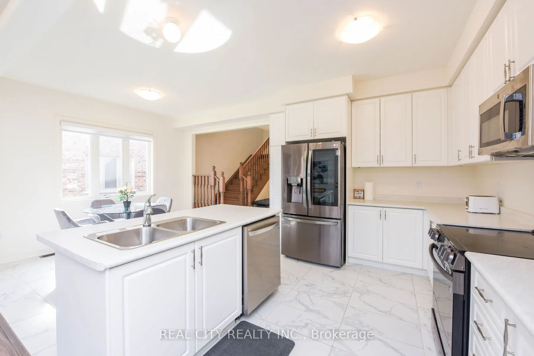 38 Silver Meadow Gdns Gardens N