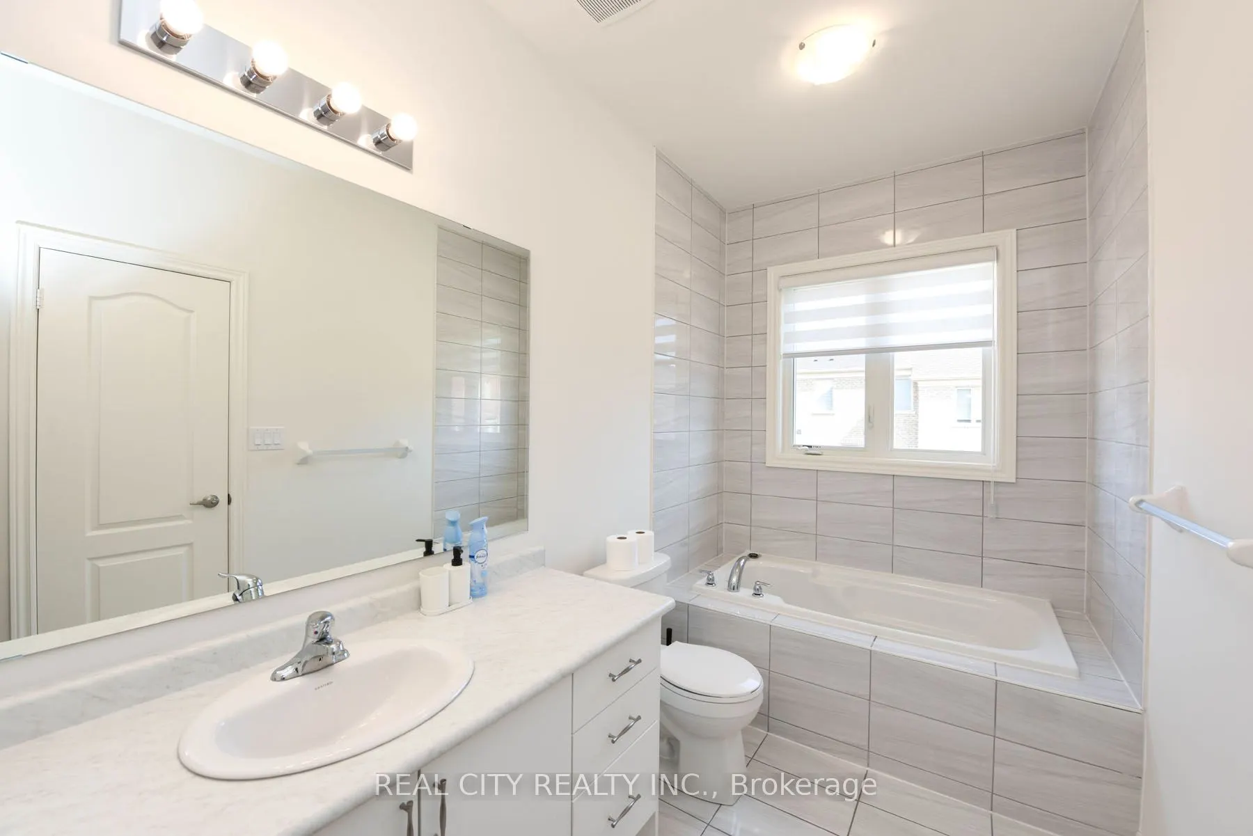 38 Silver Meadow Gdns Gardens N