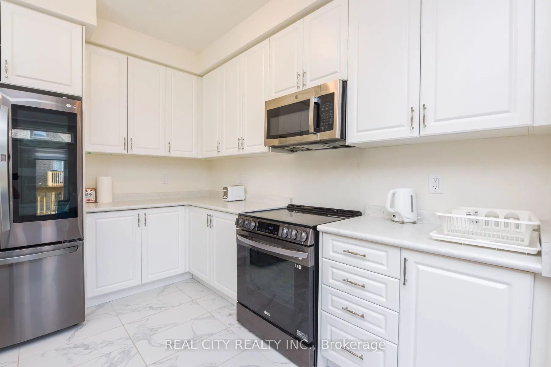 38 Silver Meadow Gdns Gardens N
