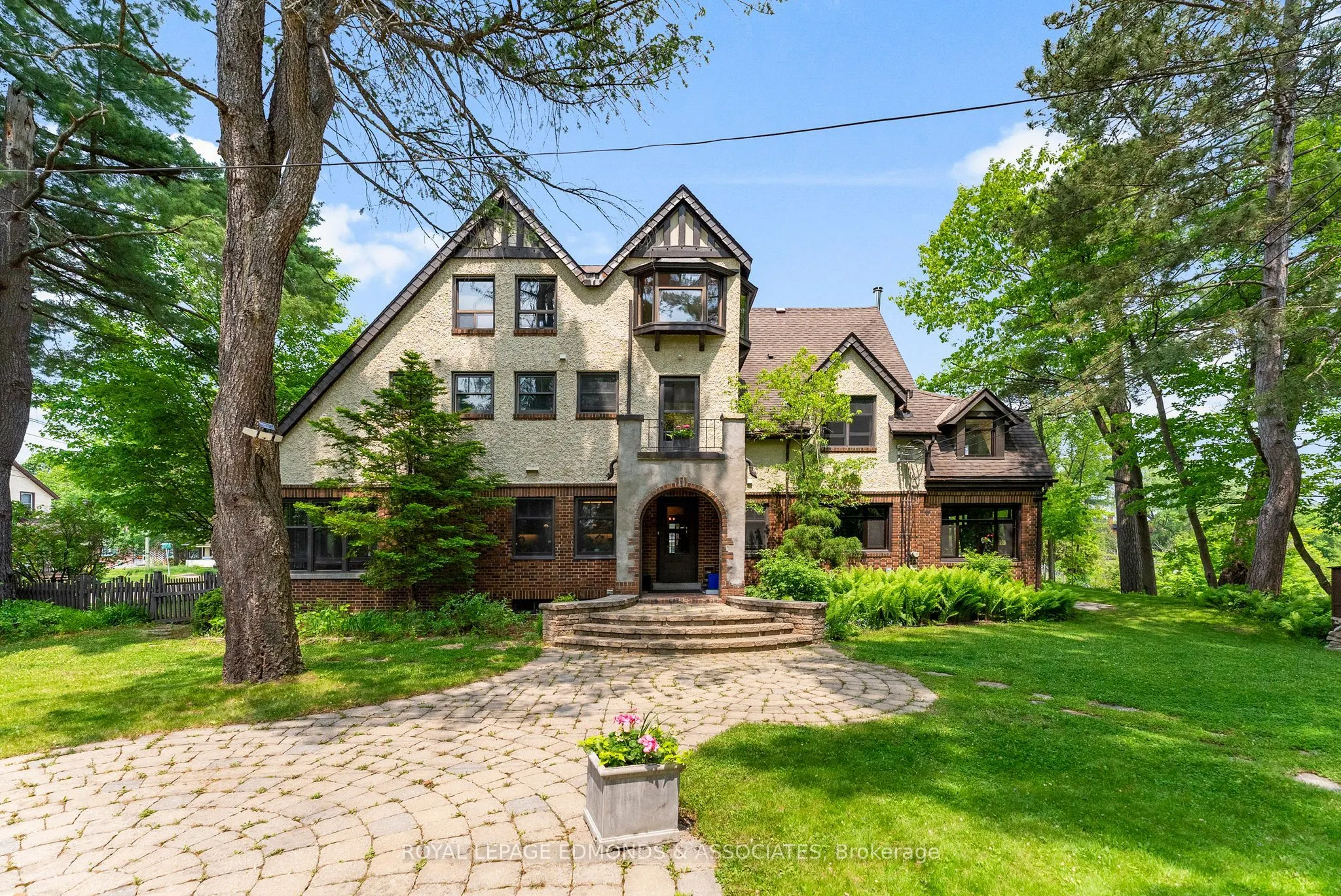 202 Margaret Street