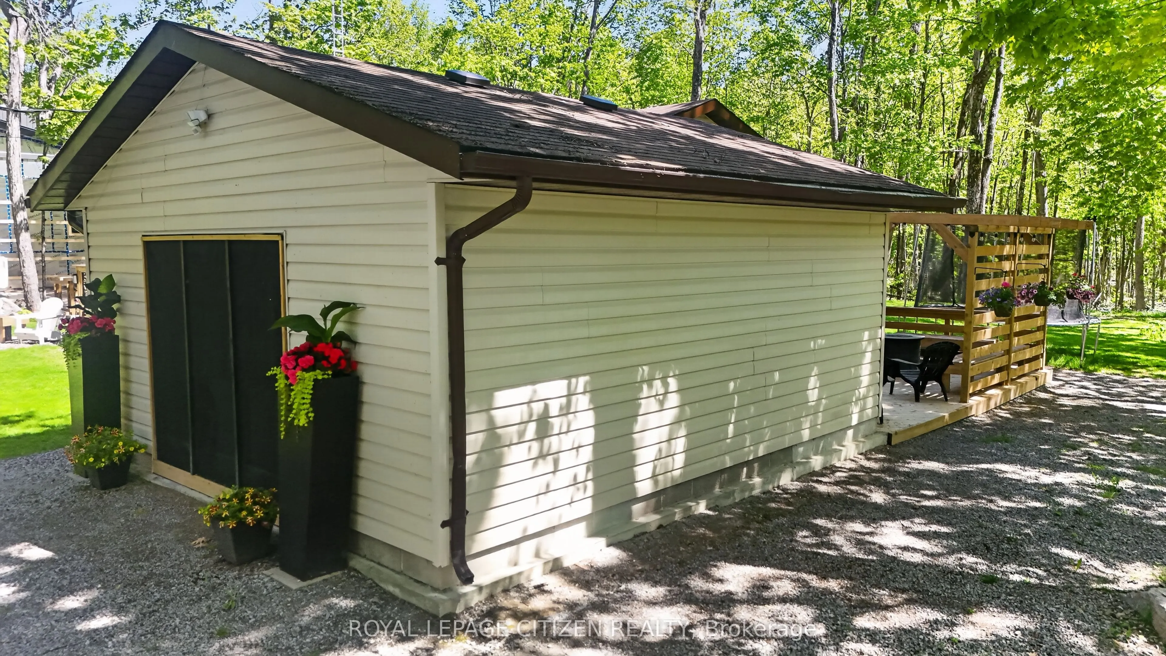 32 Teds Lane