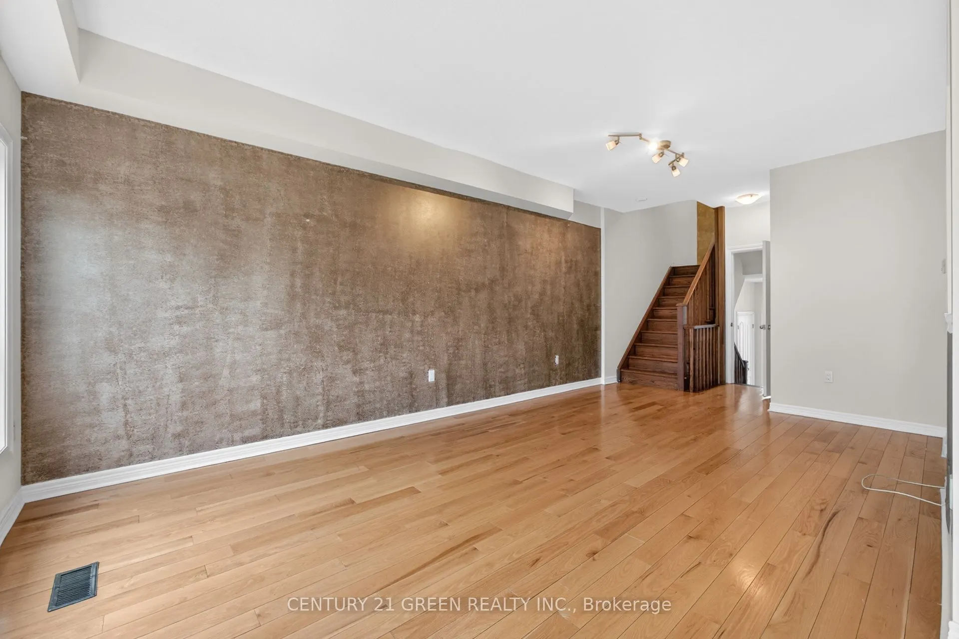 18 Palacebeach Trail