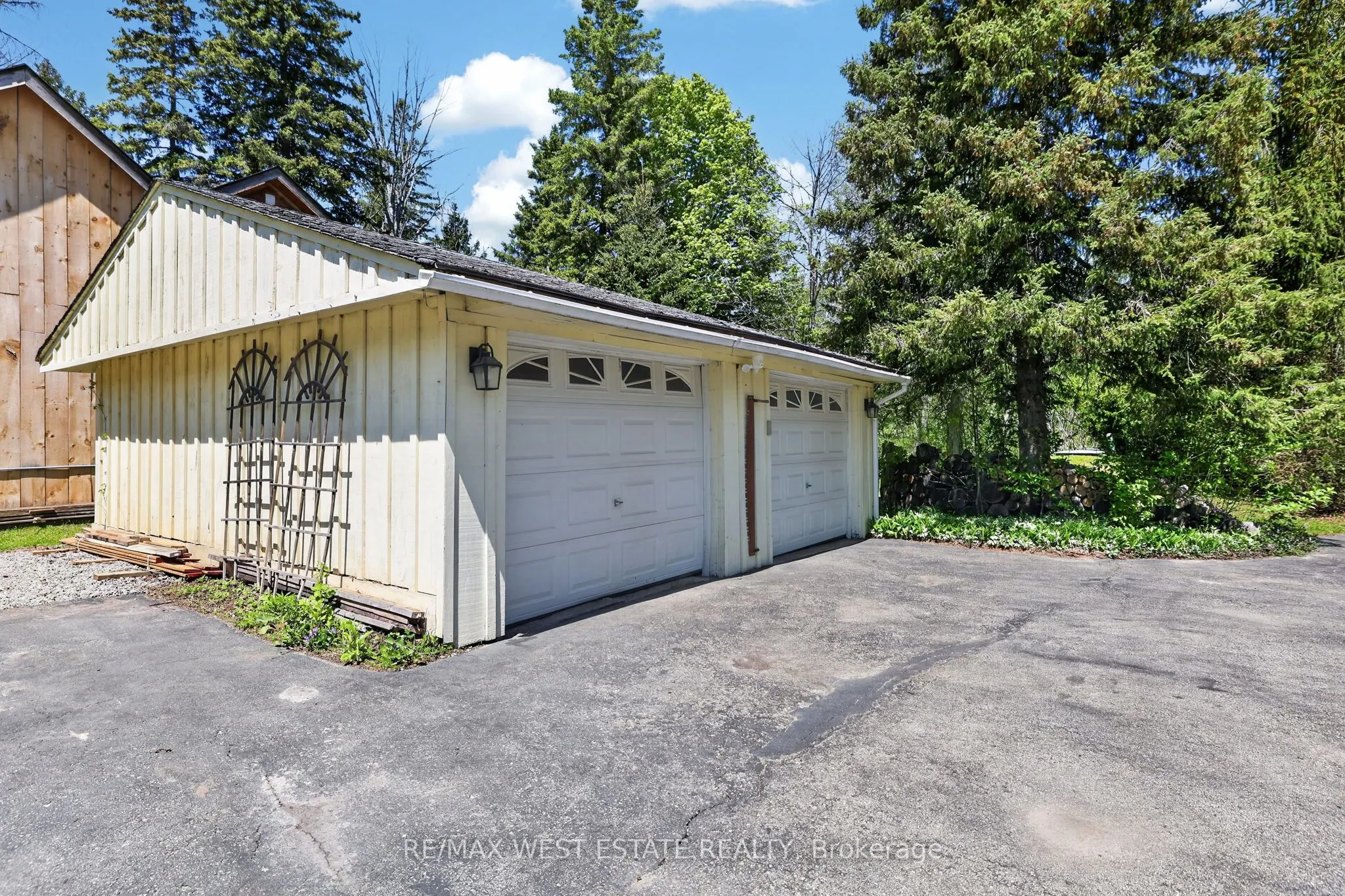 308049 Hockley Road