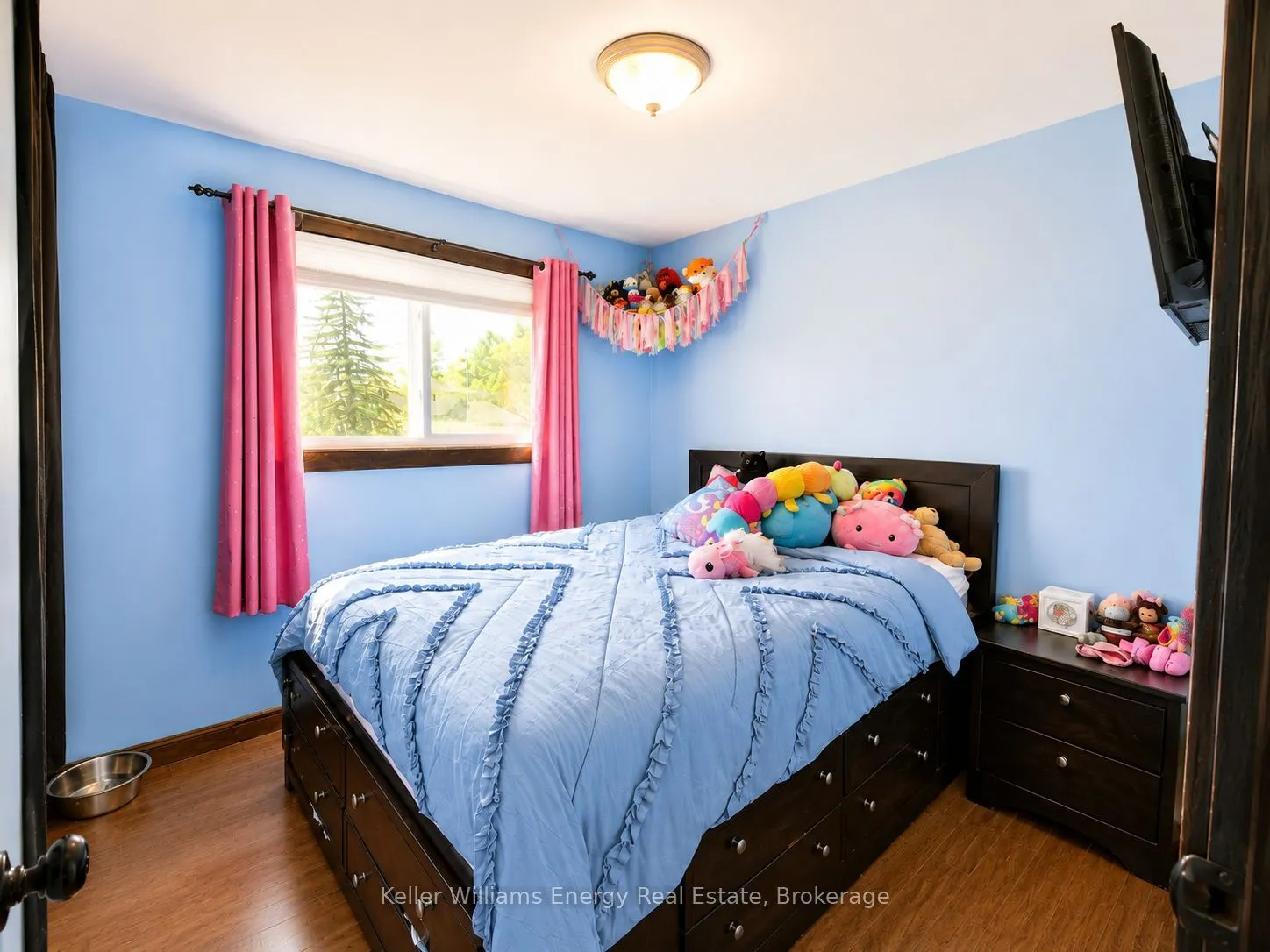245 Smart Crescent