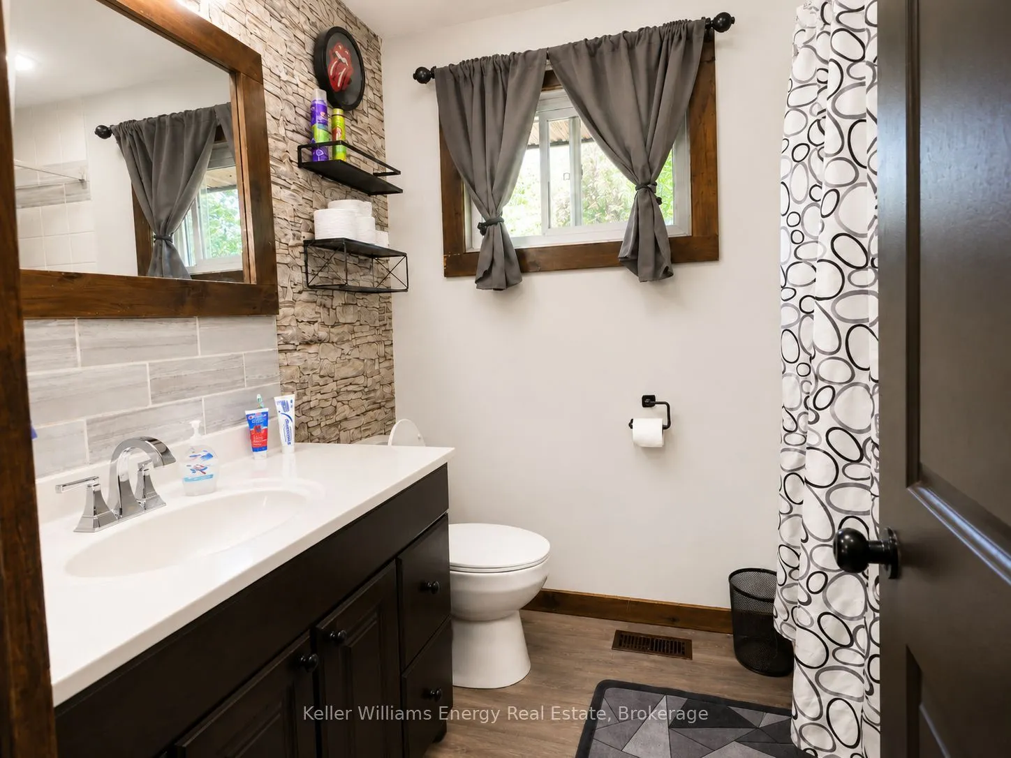 245 Smart Crescent