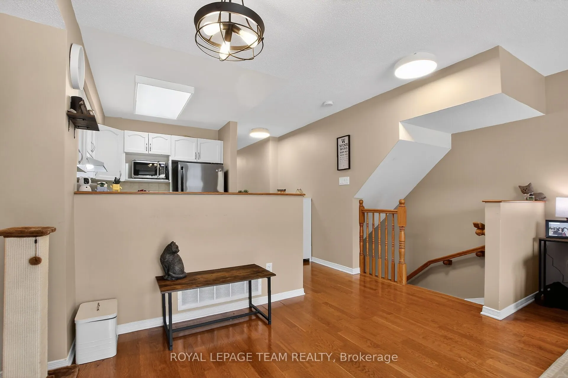 255 Deercroft Avenue #1
