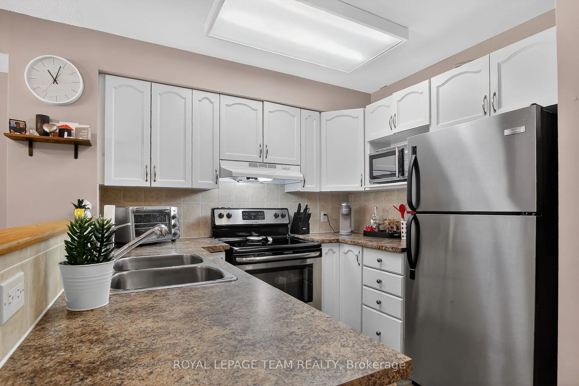 255 Deercroft Avenue #1