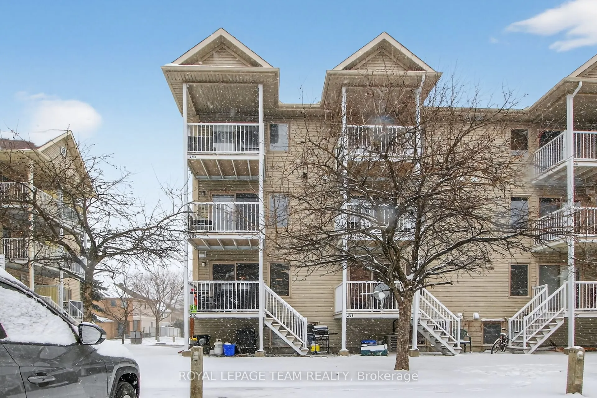 255 Deercroft Avenue #1