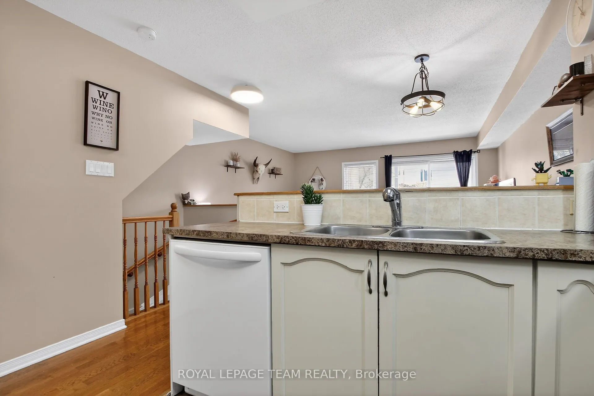 255 Deercroft Avenue #1