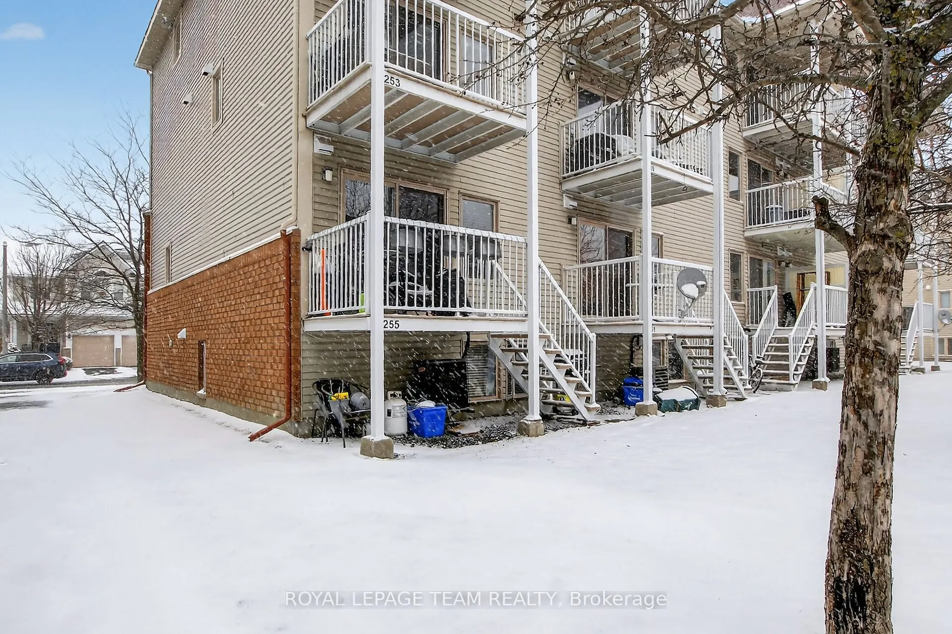 255 Deercroft Avenue #1