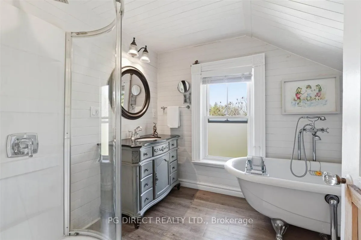 24 N Hastings Avenue