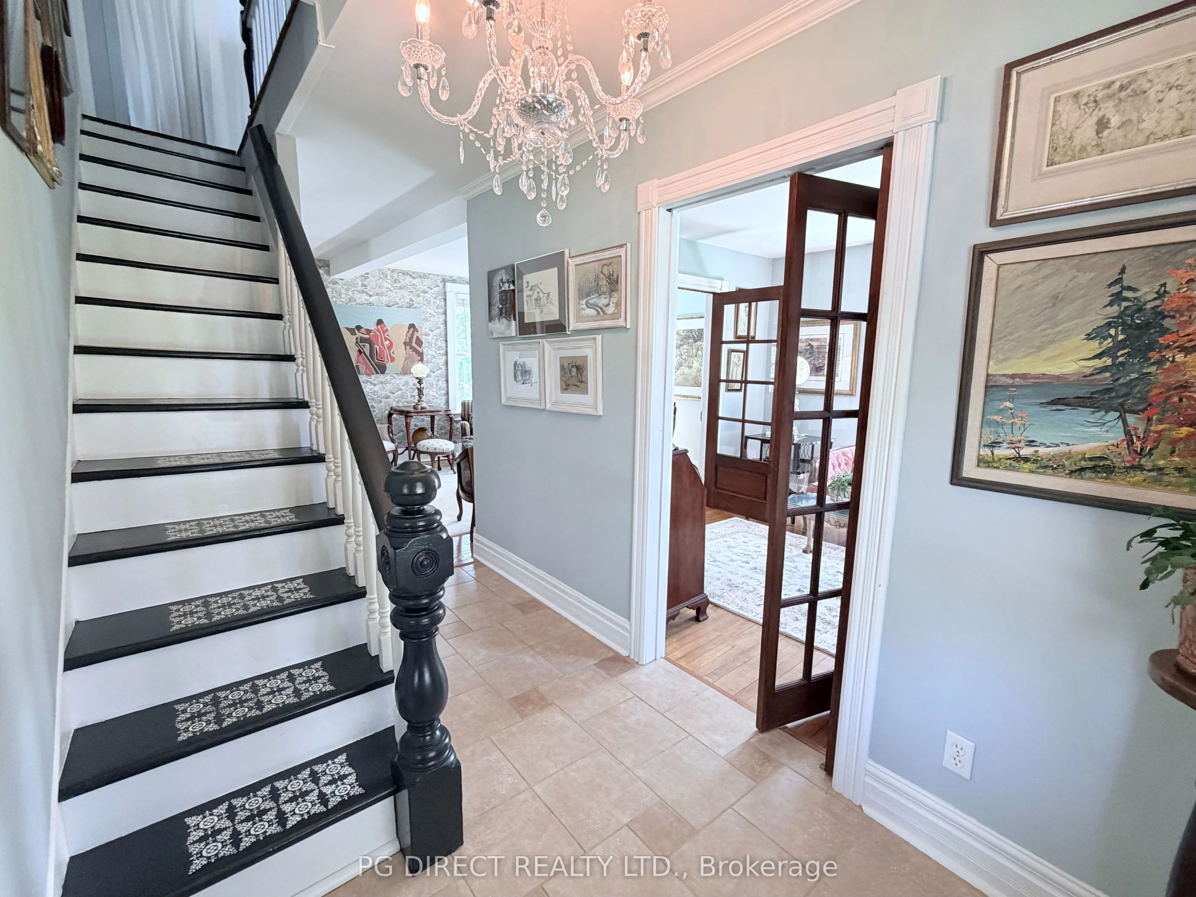 24 N Hastings Avenue