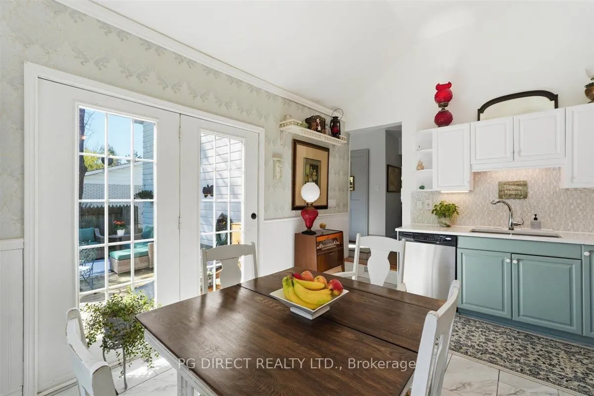 24 N Hastings Avenue