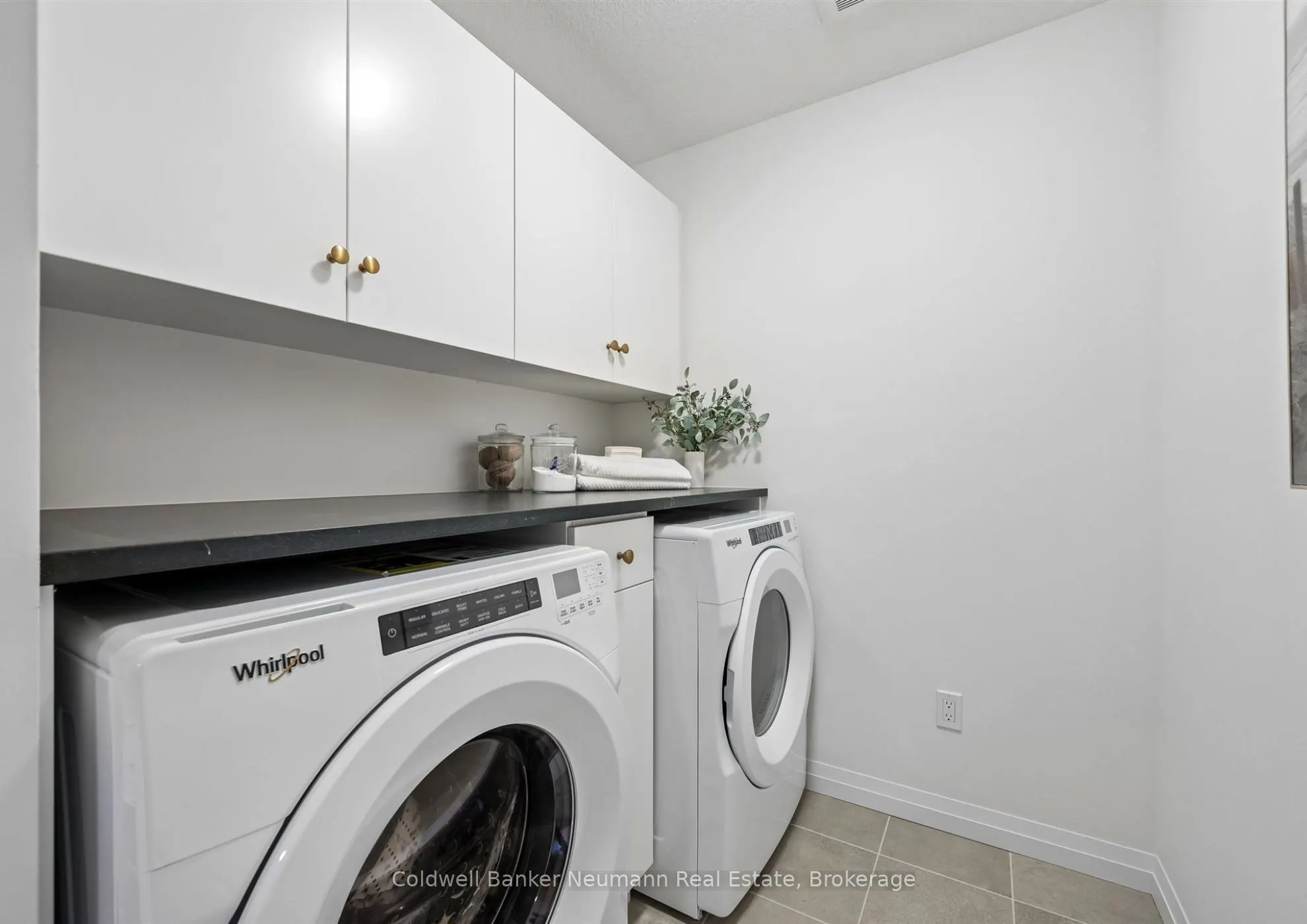 636 Anton Crescent
