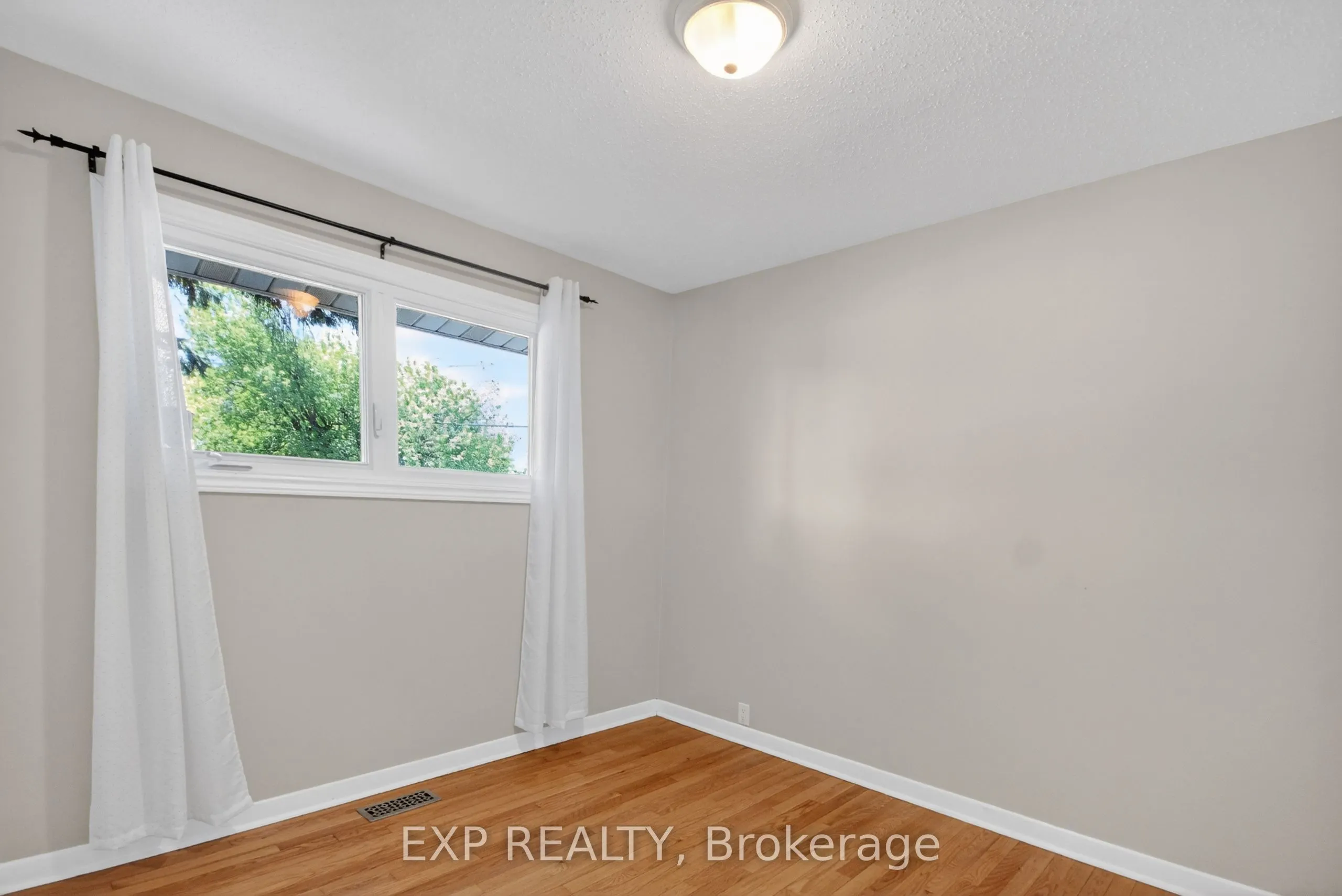 31 Barlyn Avenue
