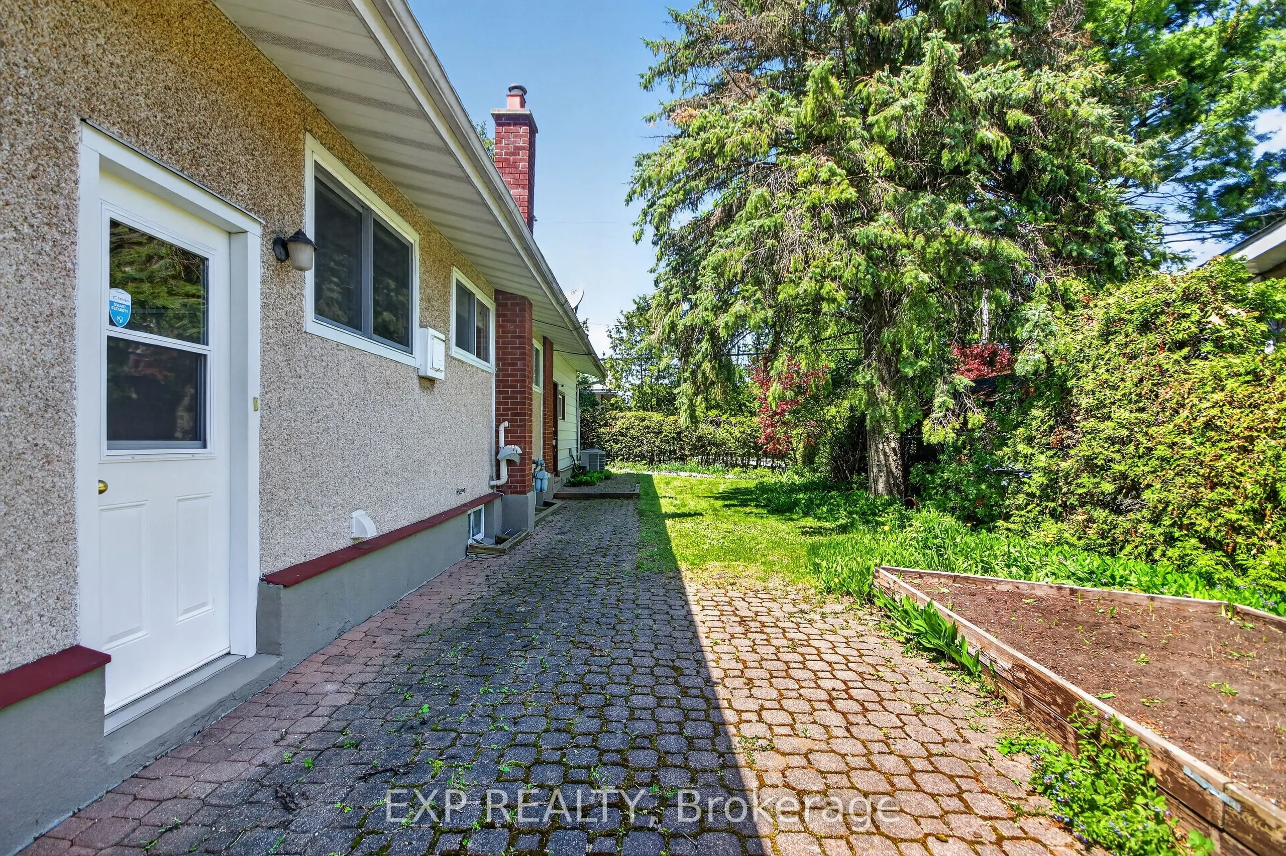 31 Barlyn Avenue