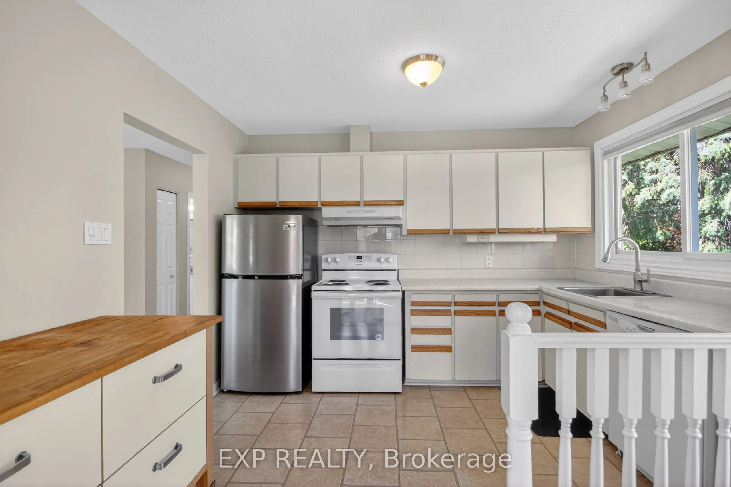 31 Barlyn Avenue