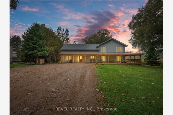8 Scott Crescent