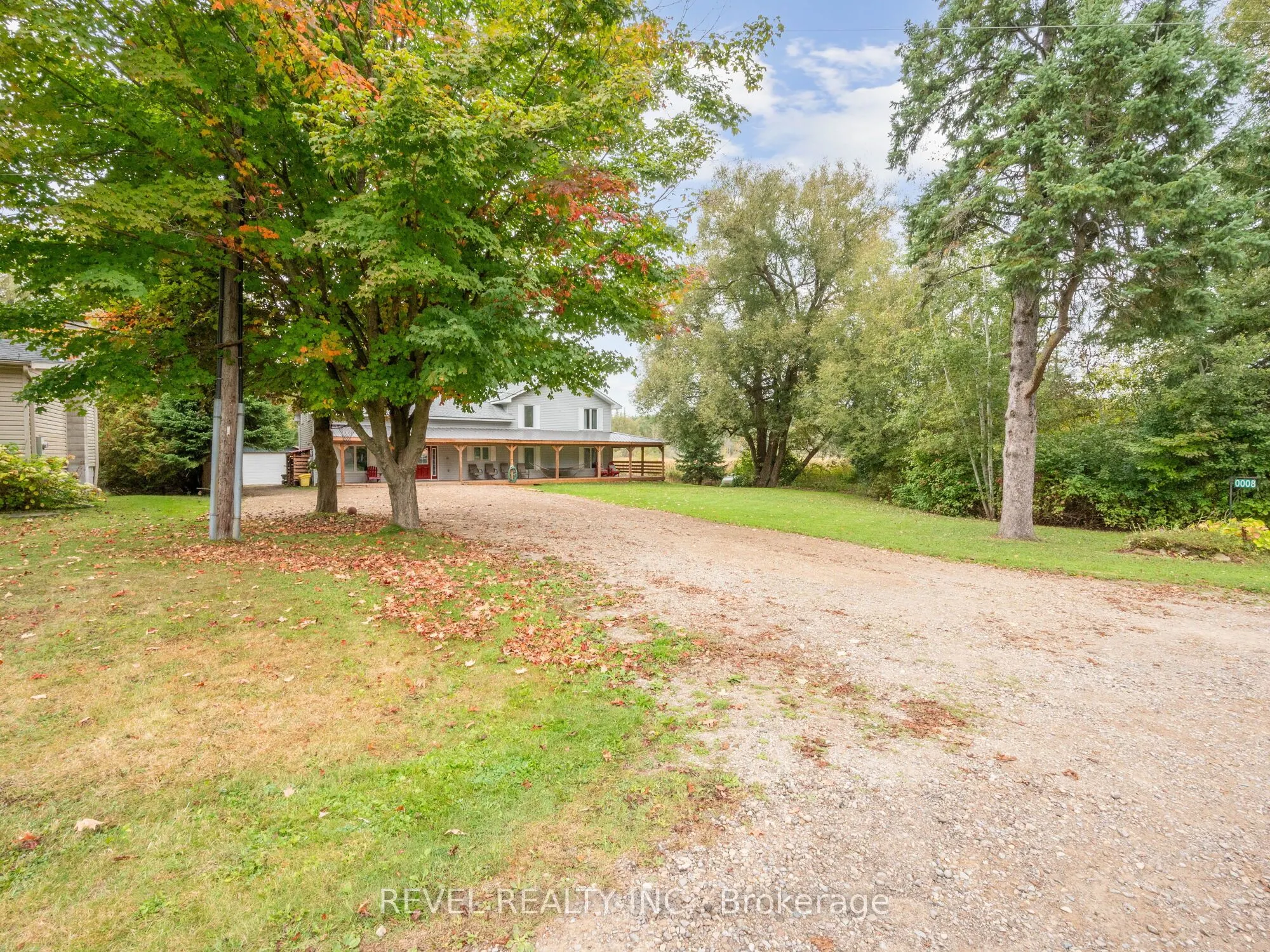 8 Scott Crescent