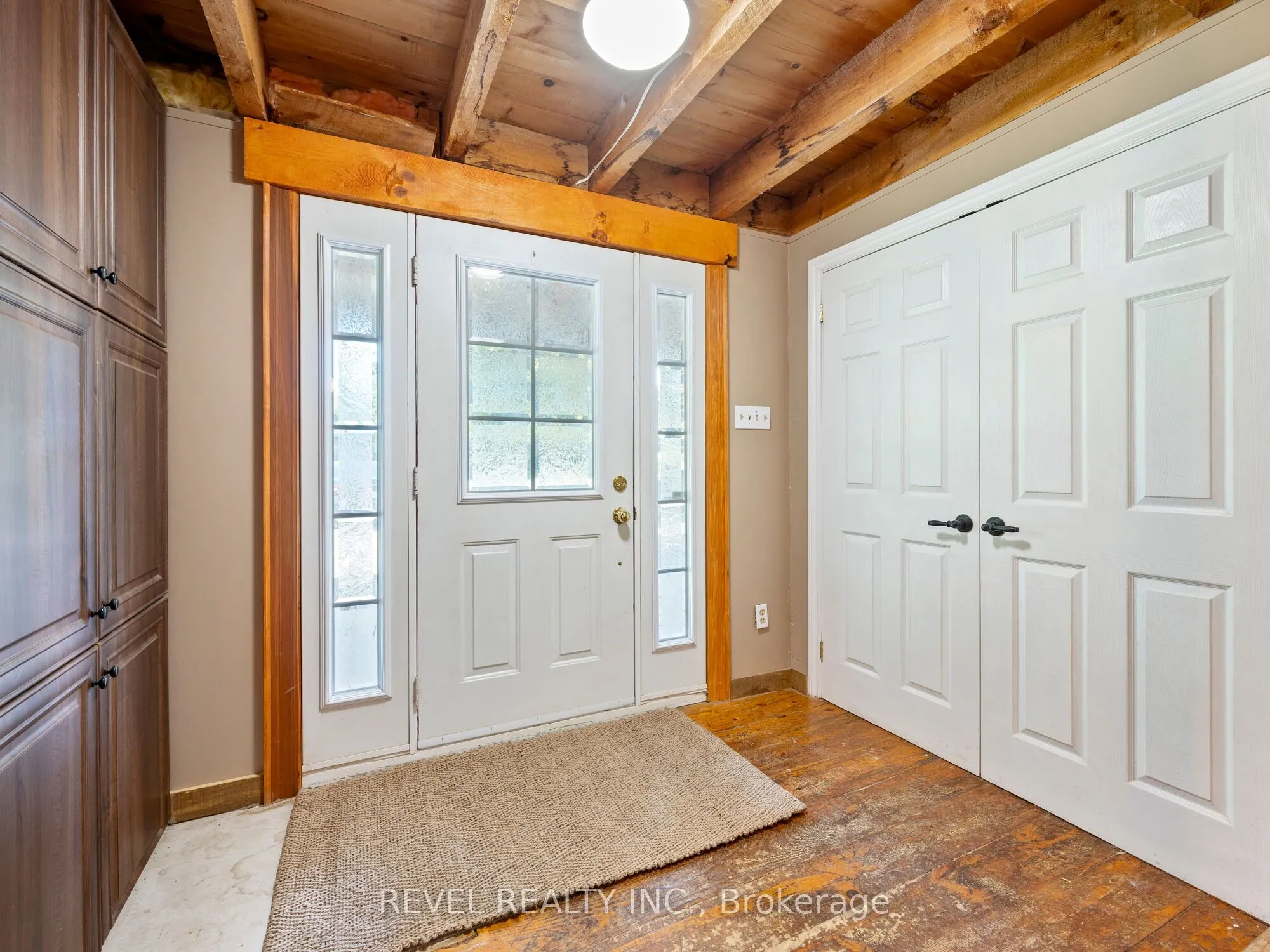 8 Scott Crescent