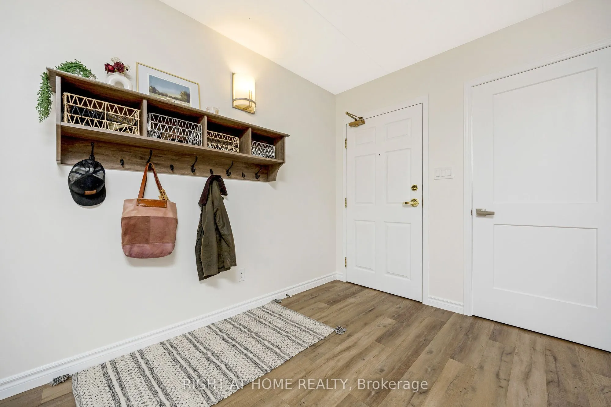 264 Alma Street #203