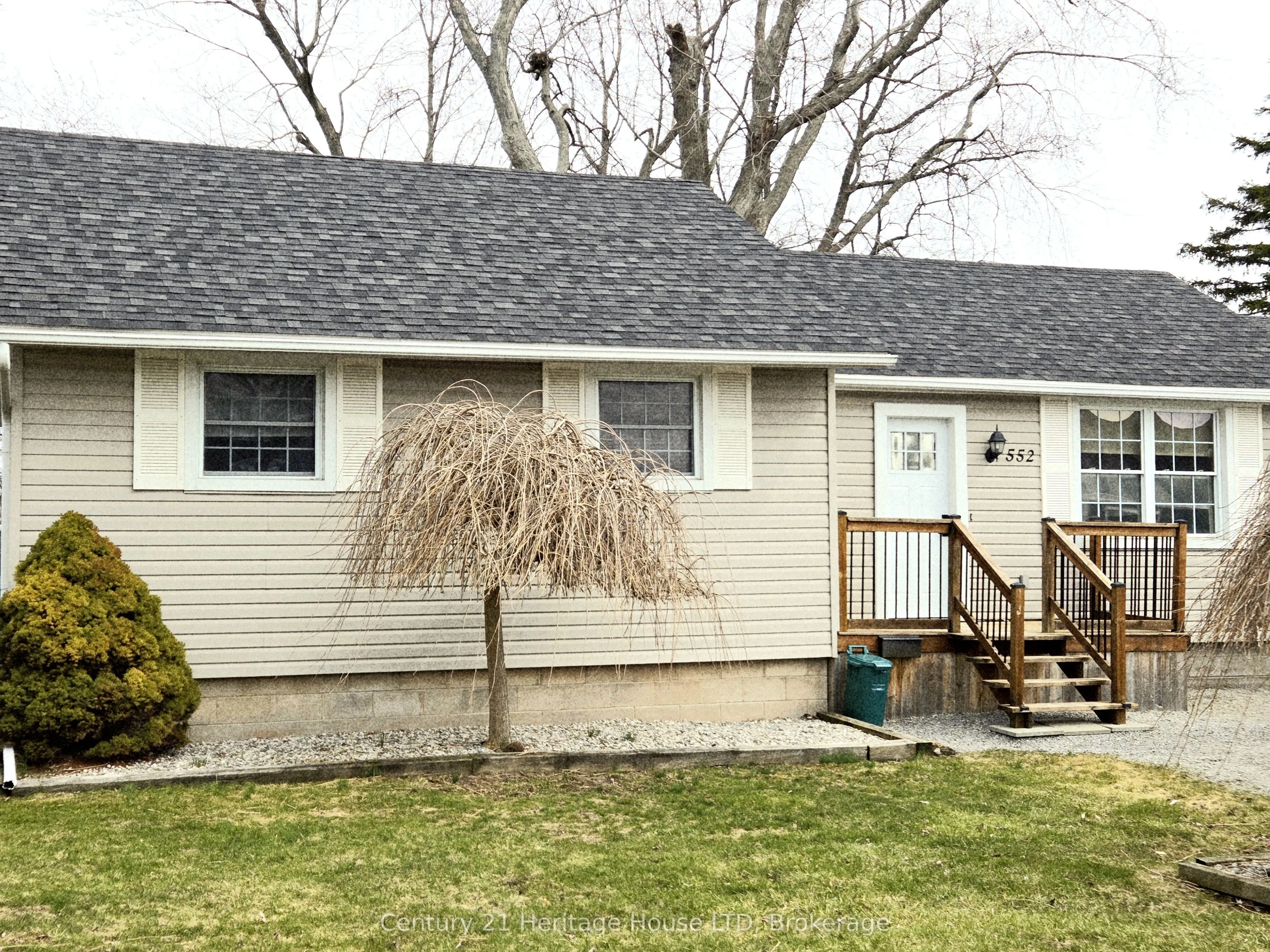 552 Lakeview Road