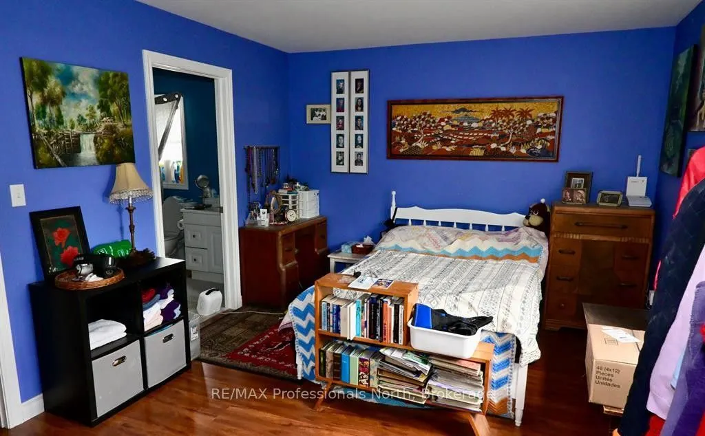 103 St Lawrence Street W