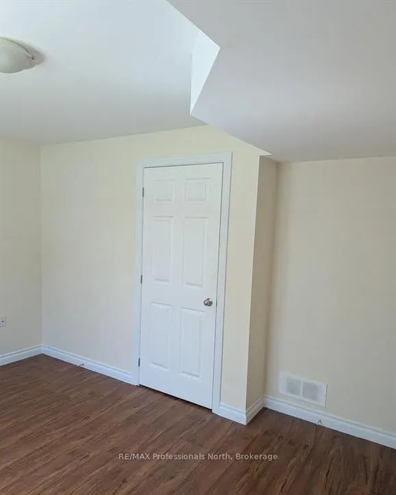 103 St Lawrence Street W