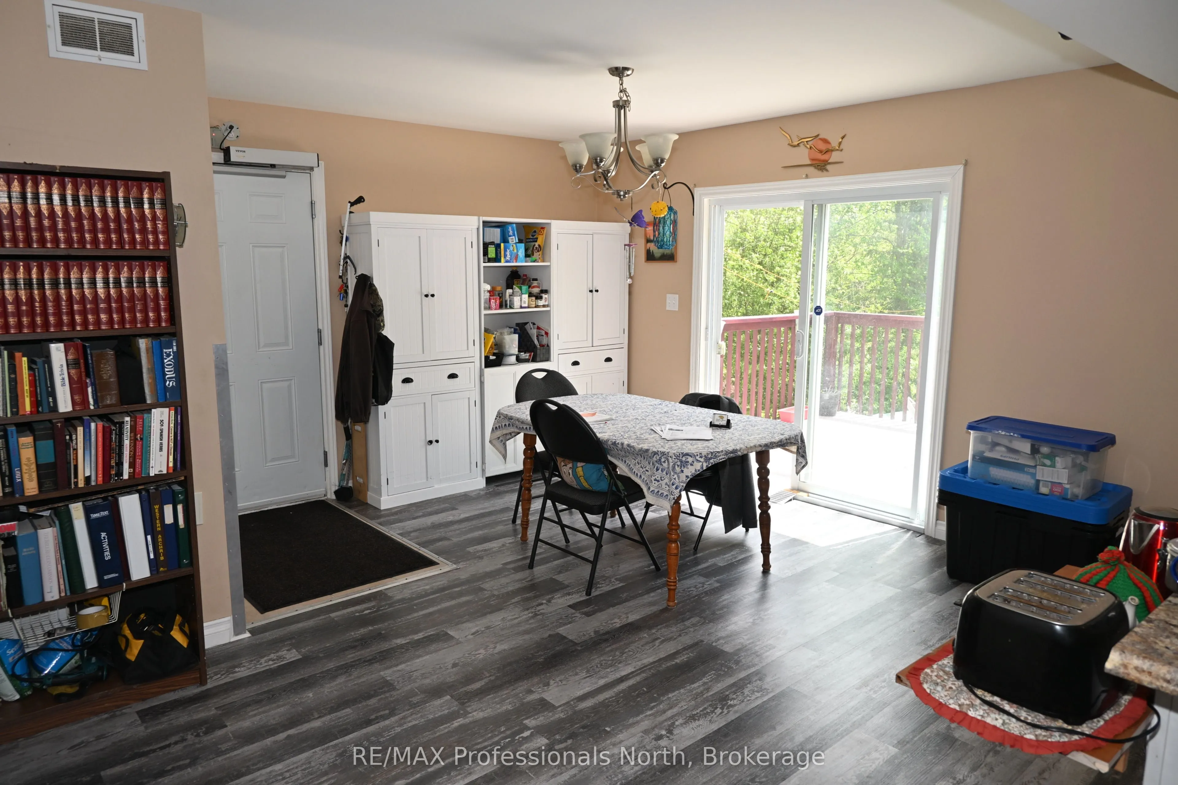 103 St Lawrence Street W