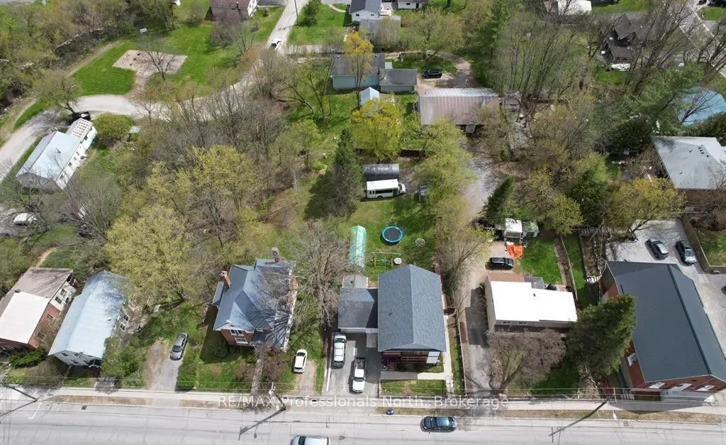 103 St Lawrence Street W
