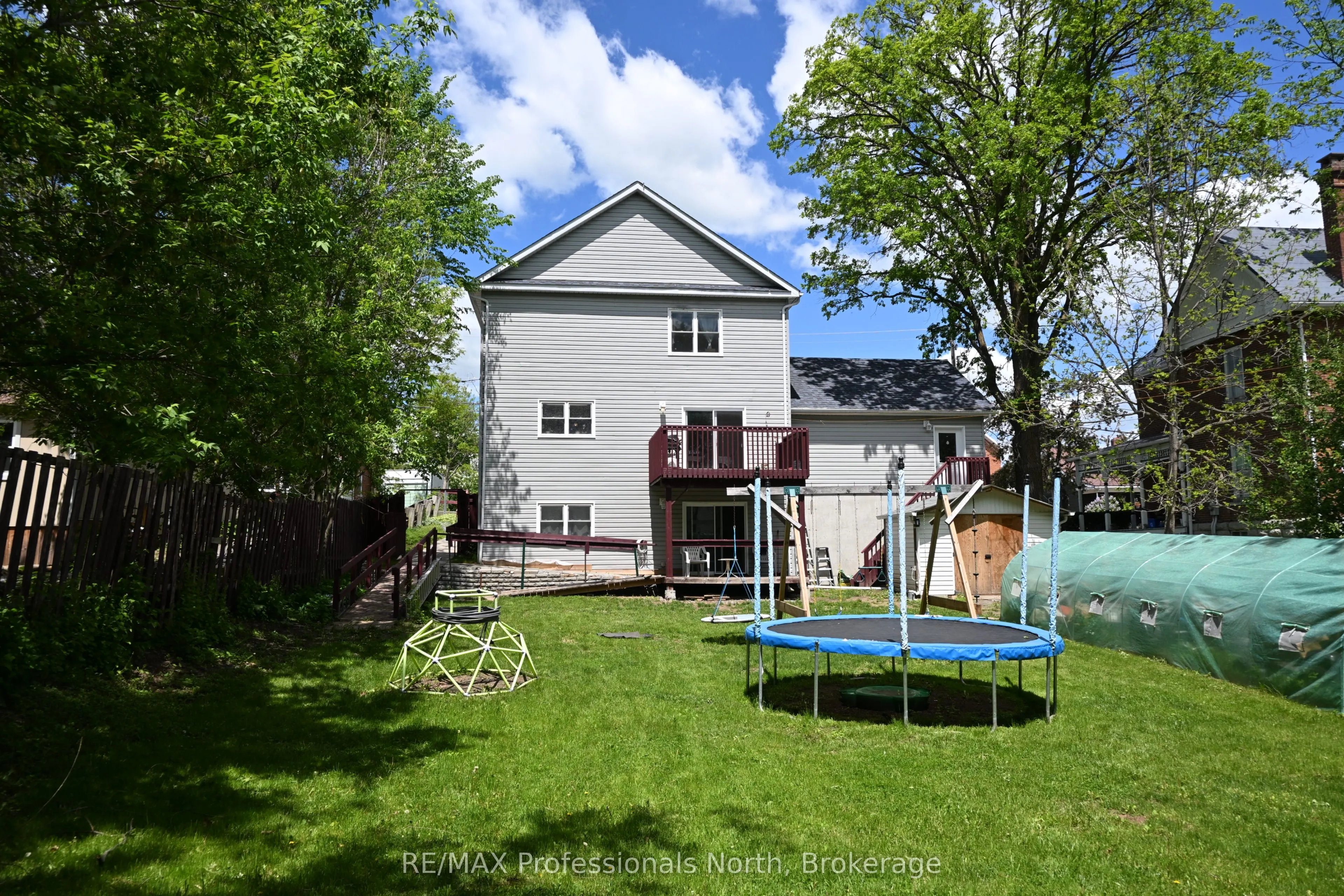103 St Lawrence Street W